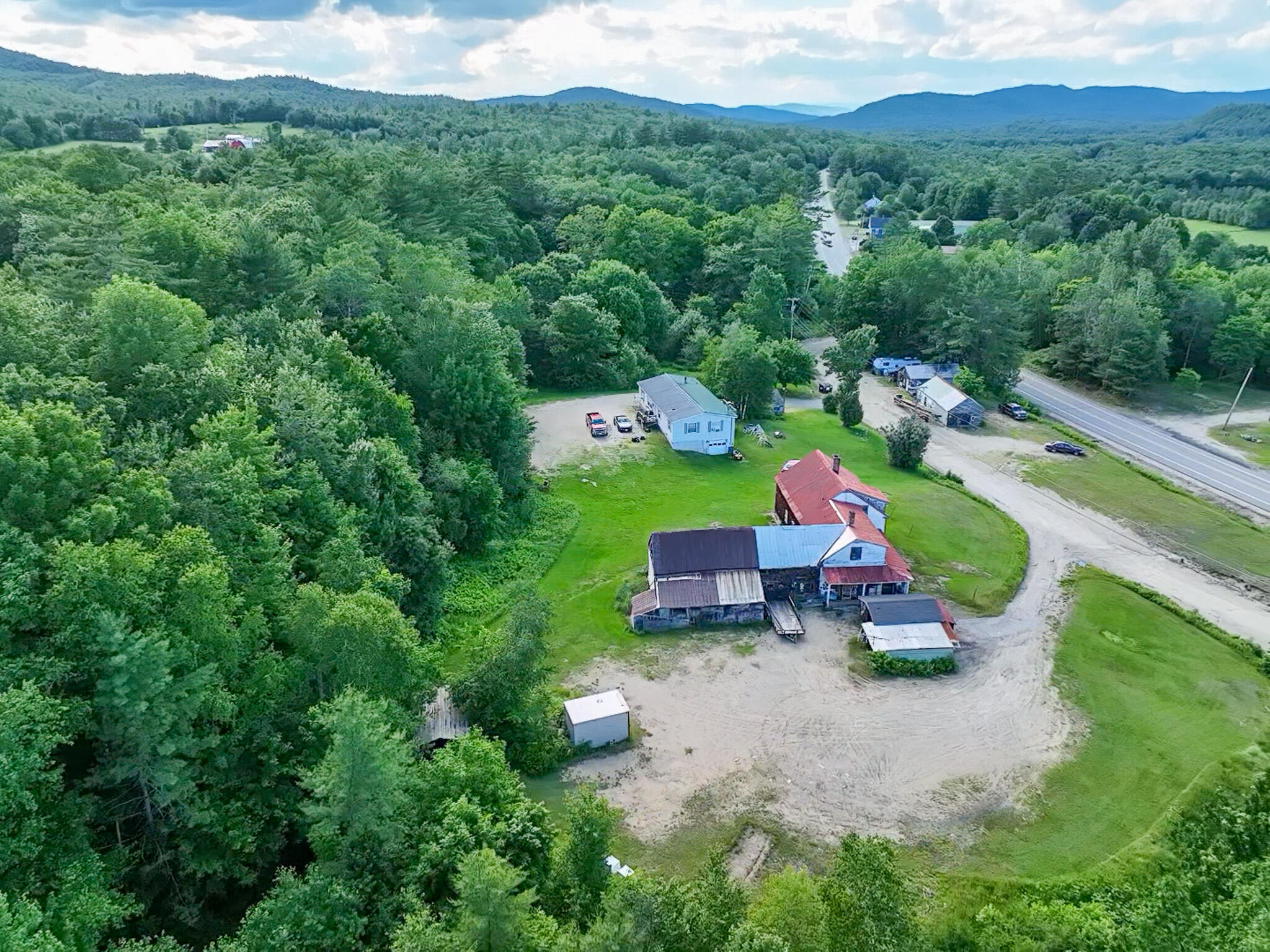 main property photo 28