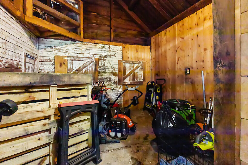 main property photo 50