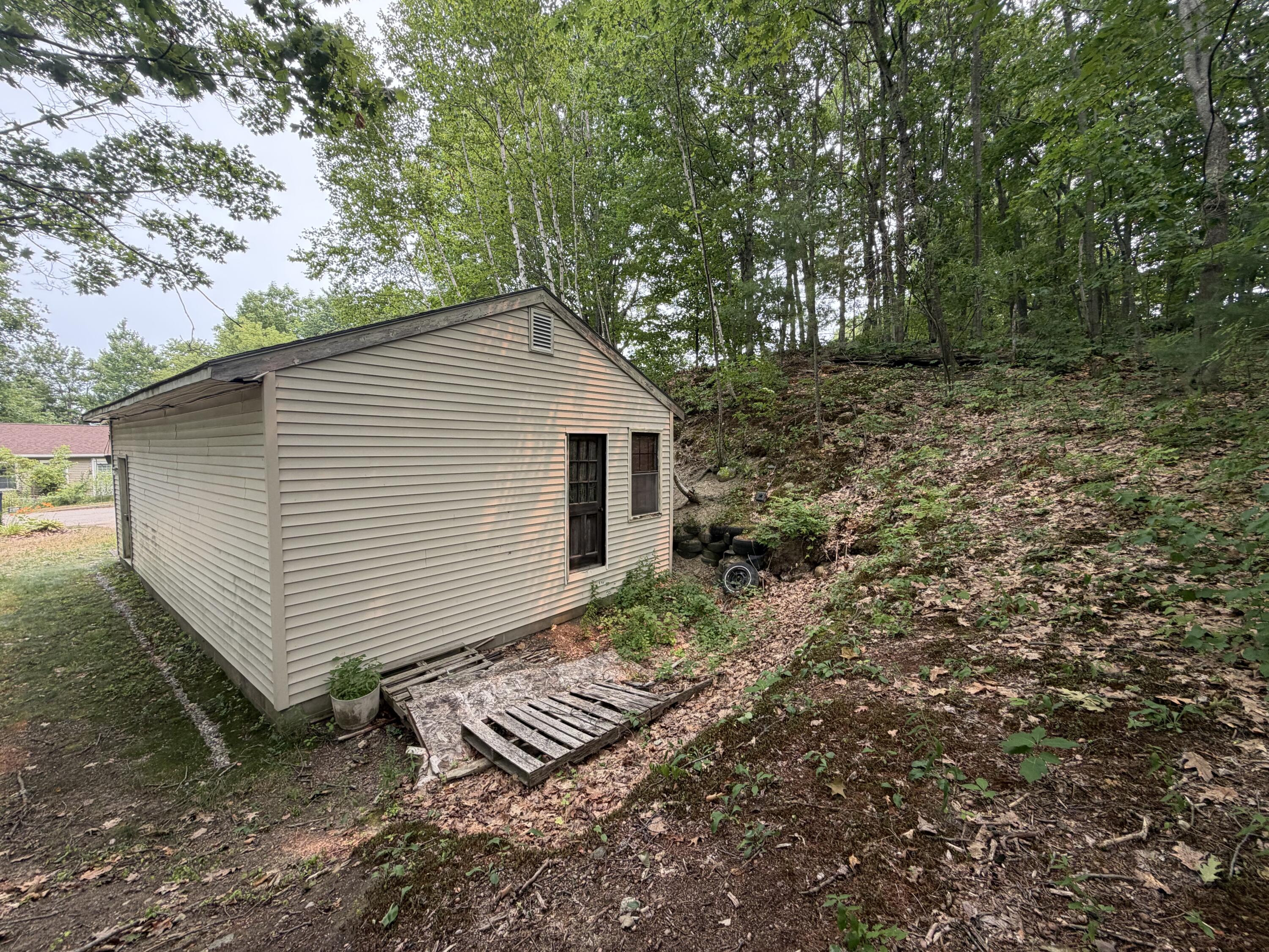 main property photo 23