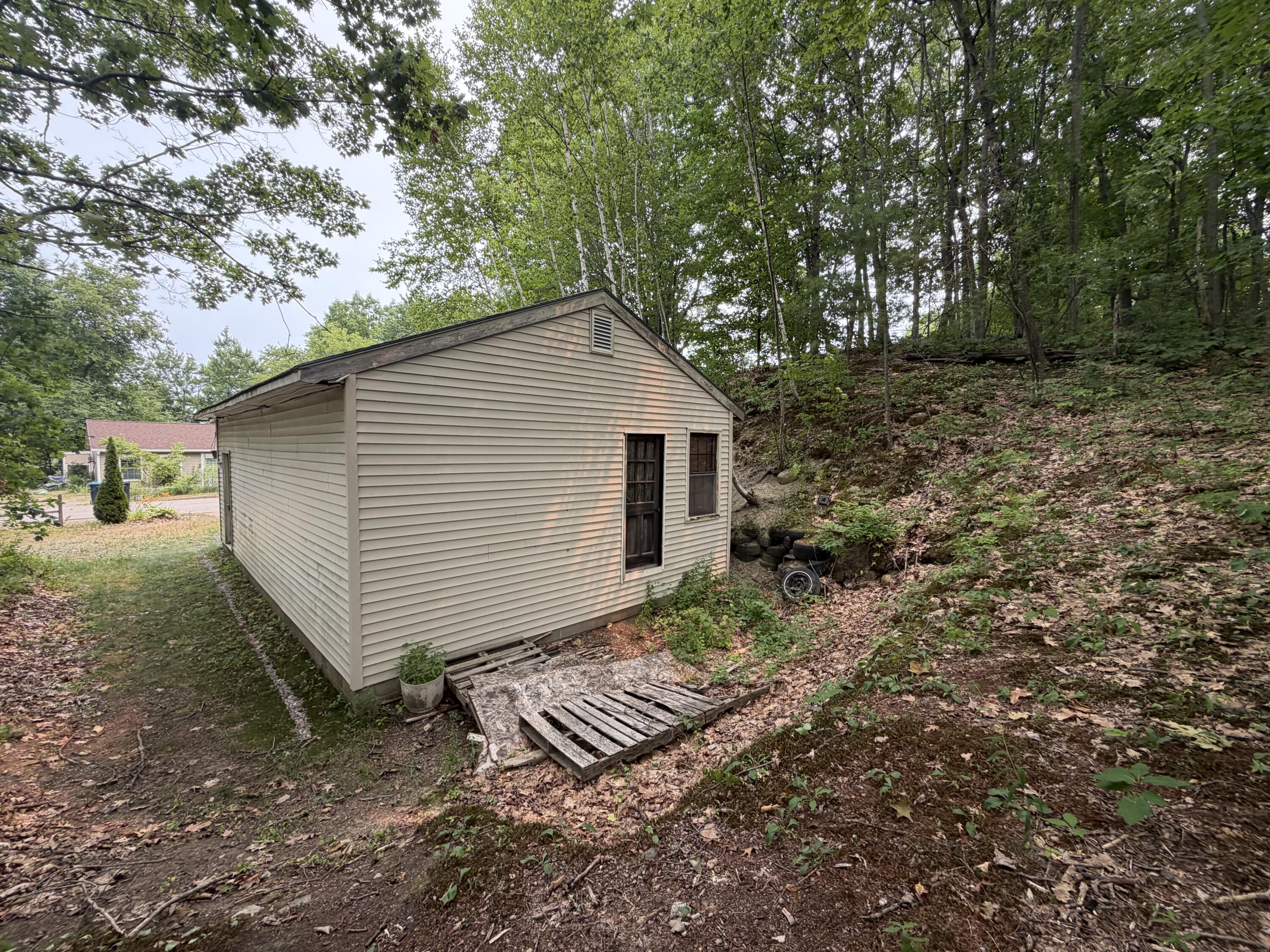 main property photo 25