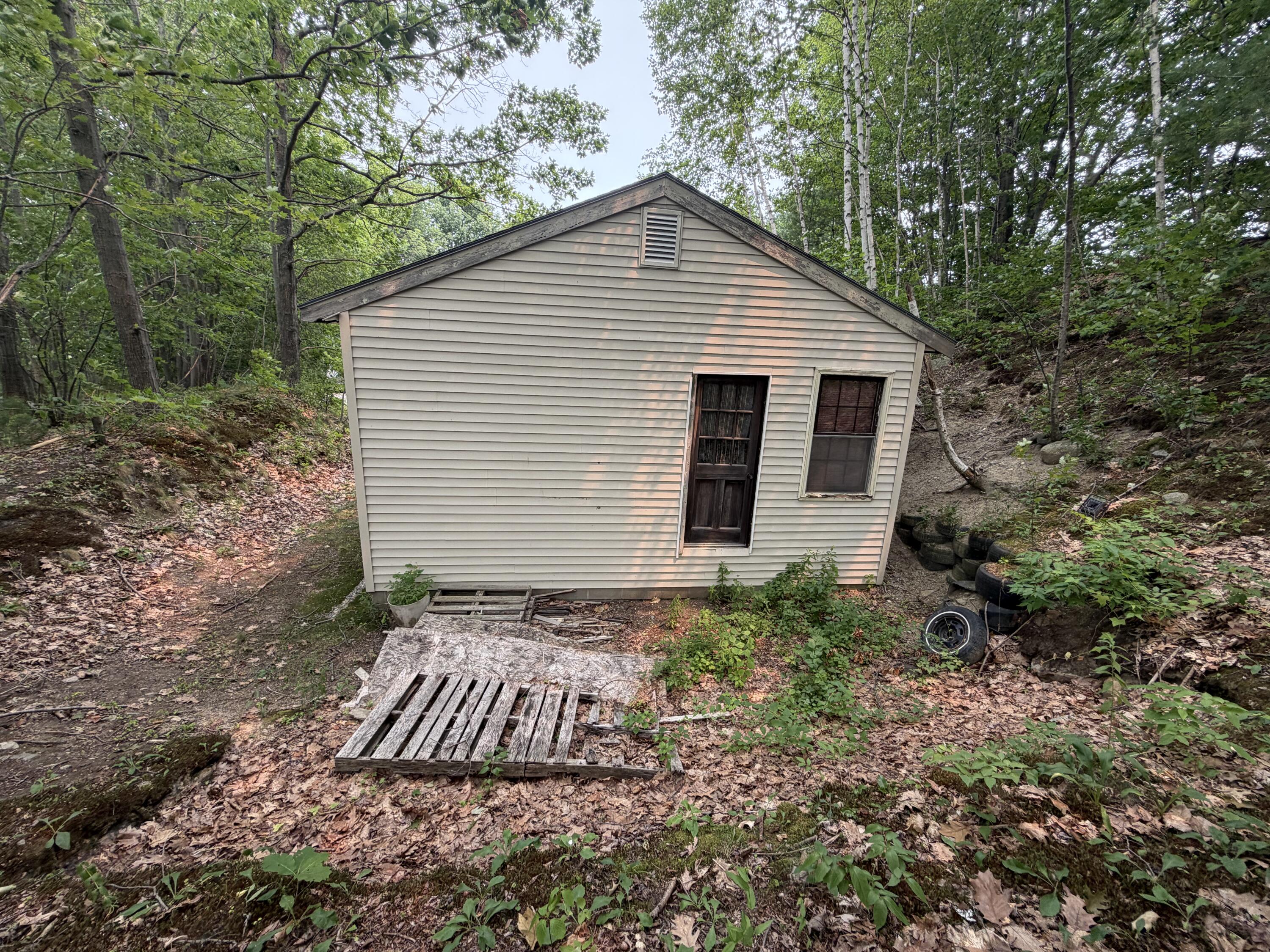 main property photo 28