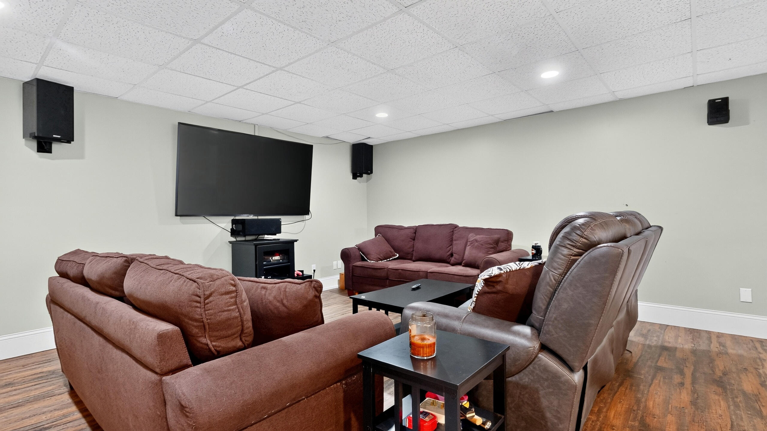 main property photo 75