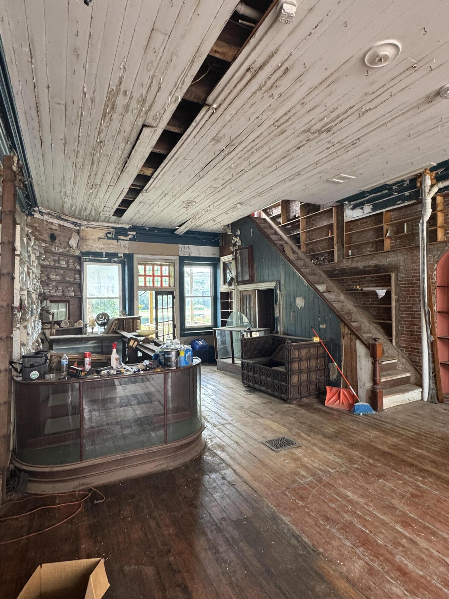main property photo 10
