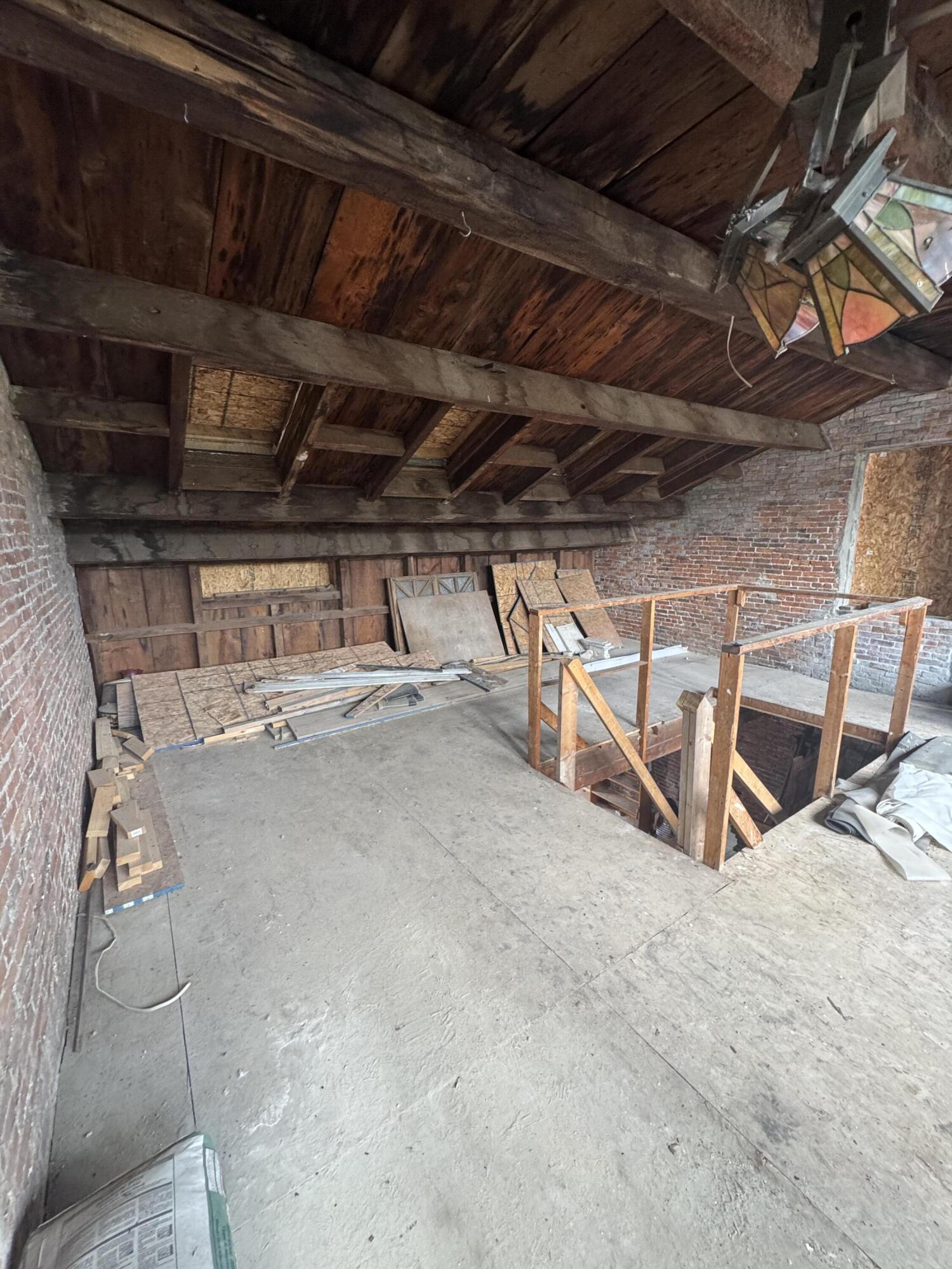 main property photo 36