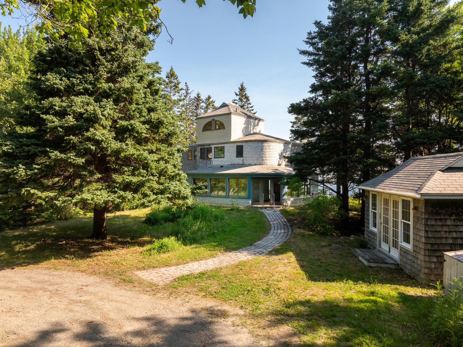 main property photo 41