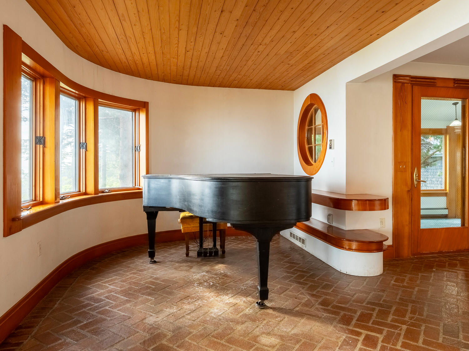 main property photo 8