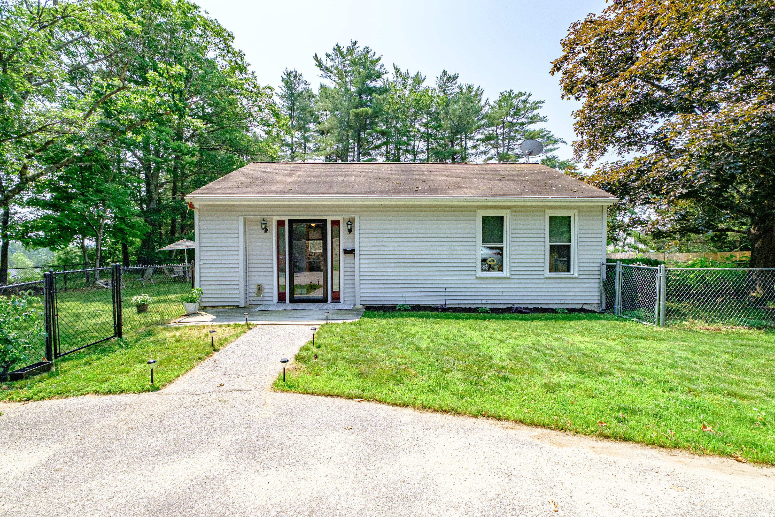 main property photo 42