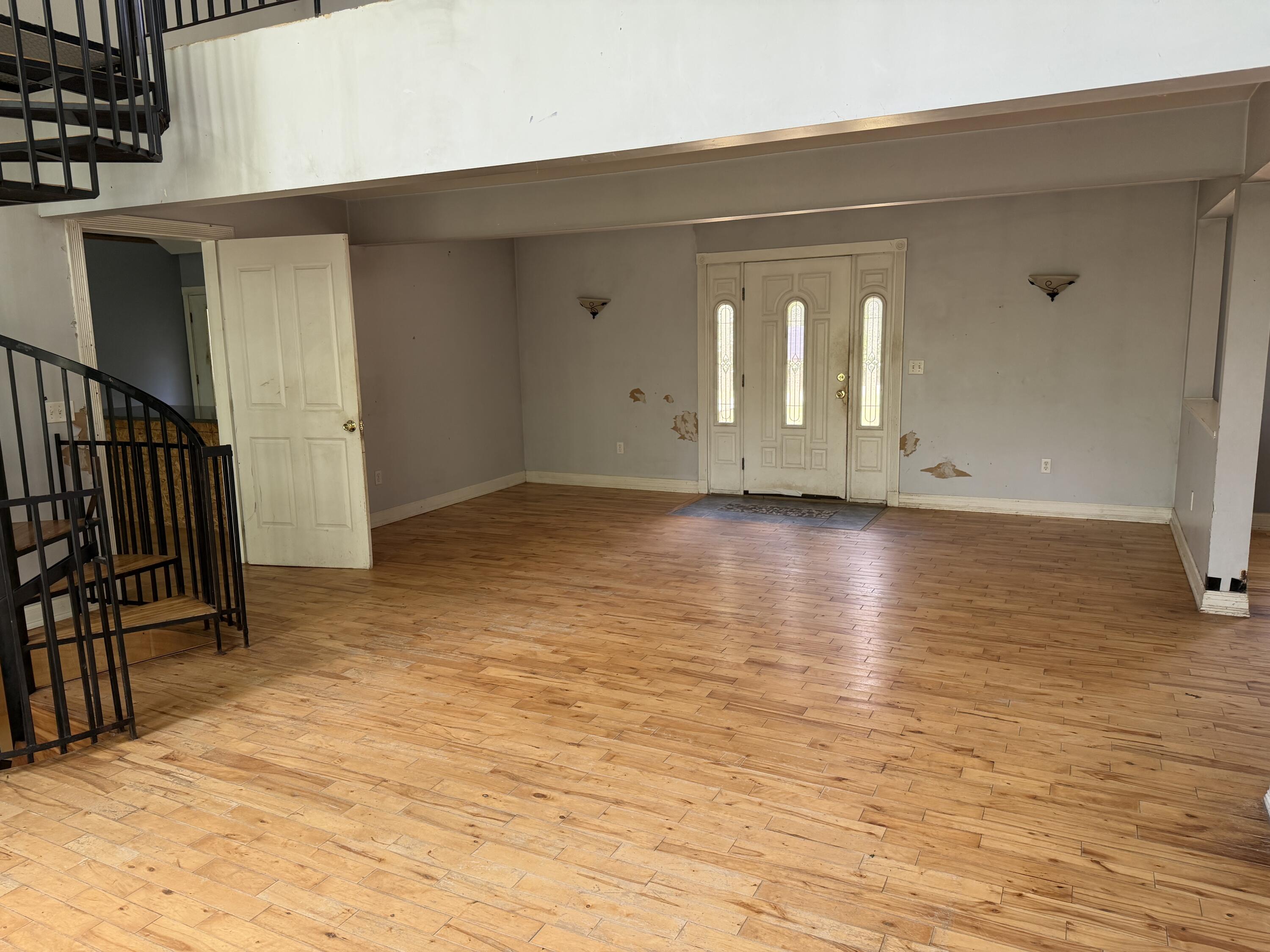 main property photo 29