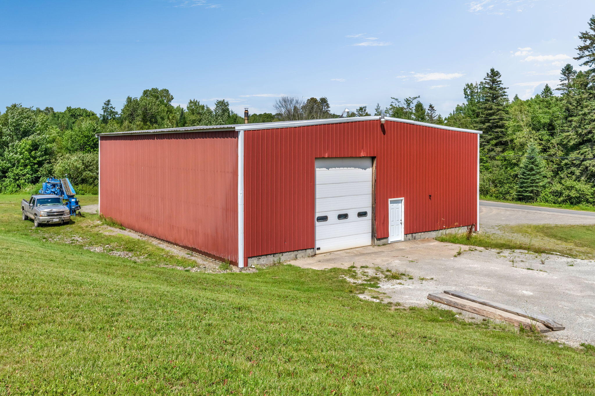 main property photo 44