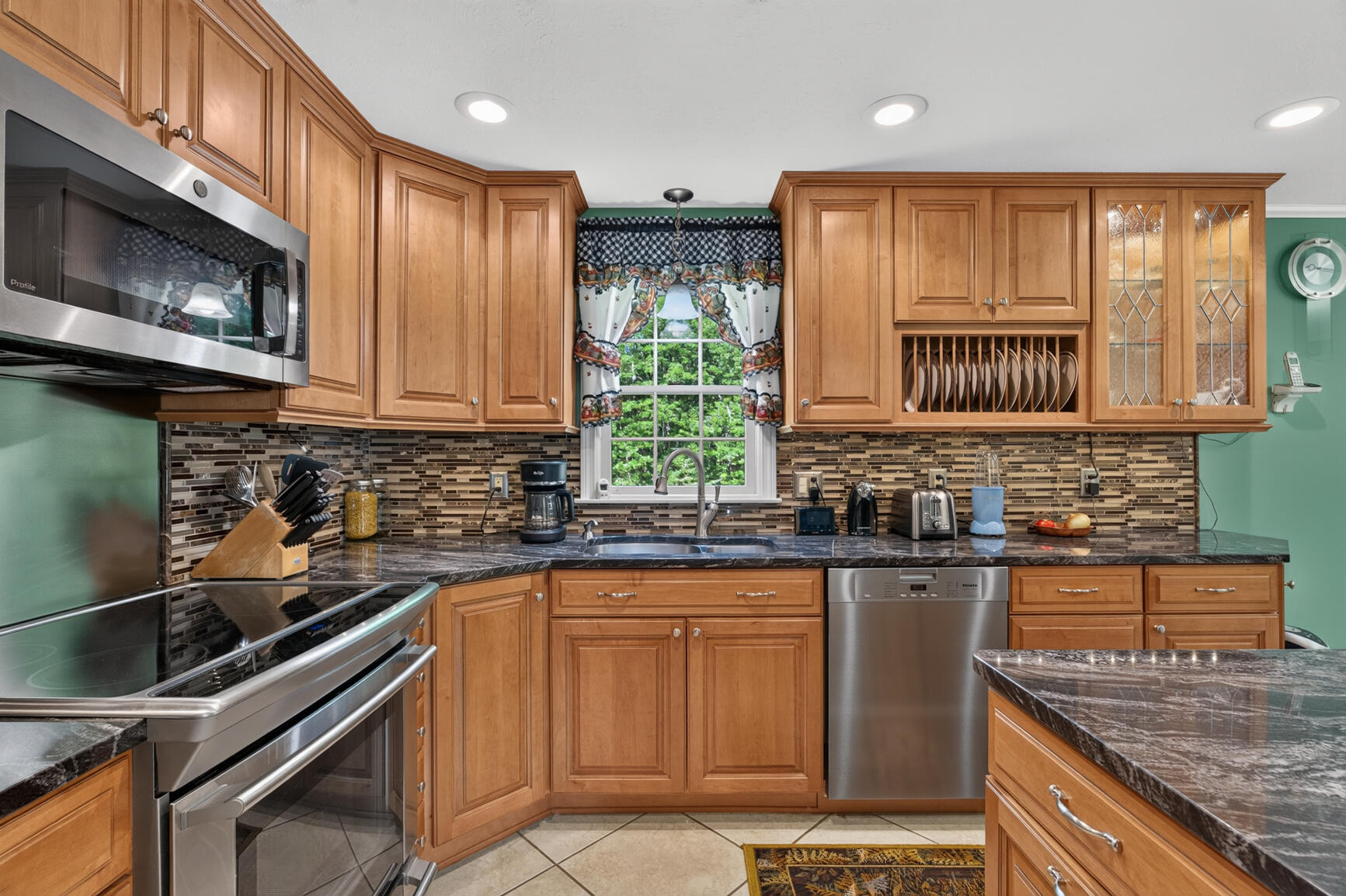 main property photo 7