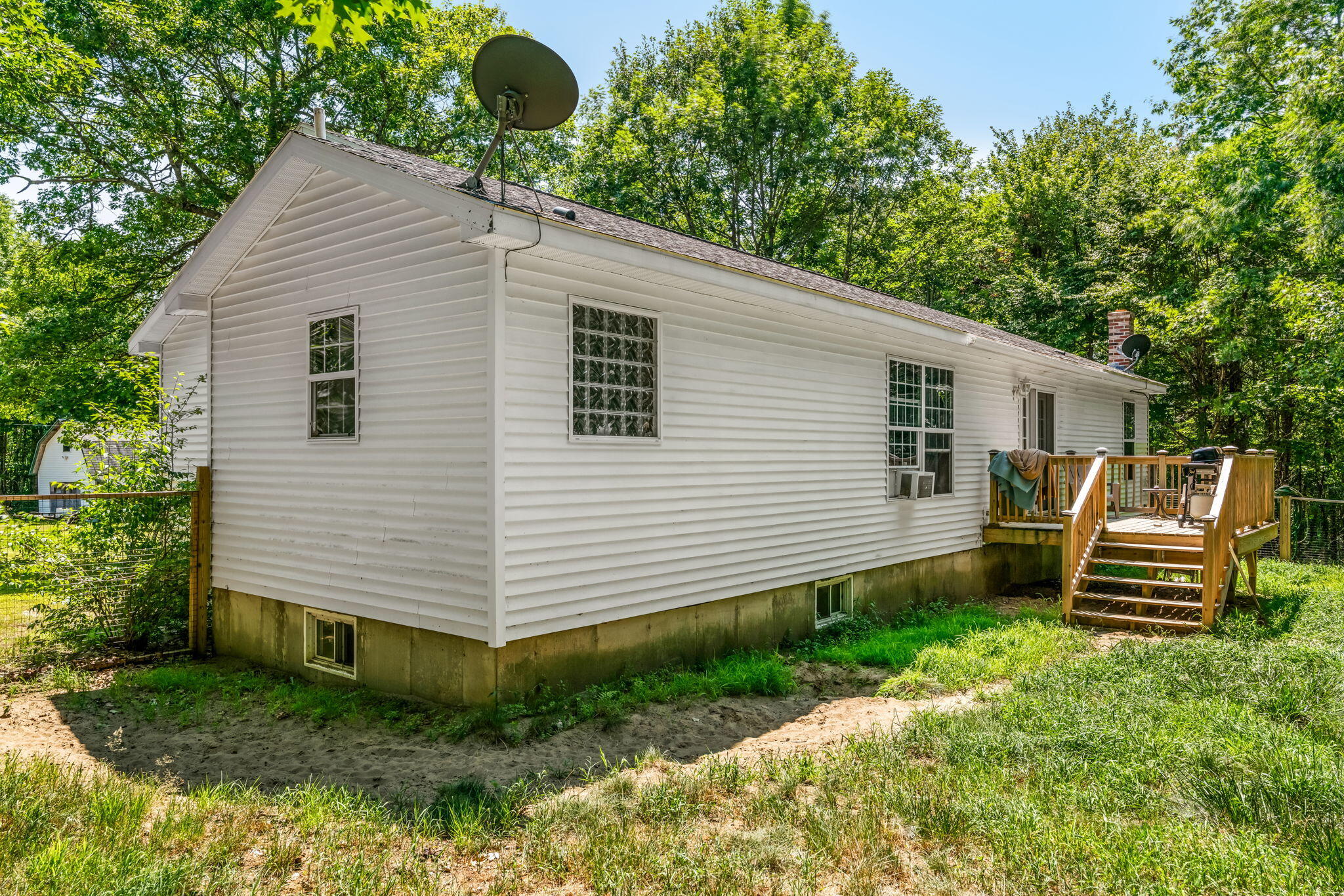 main property photo 37