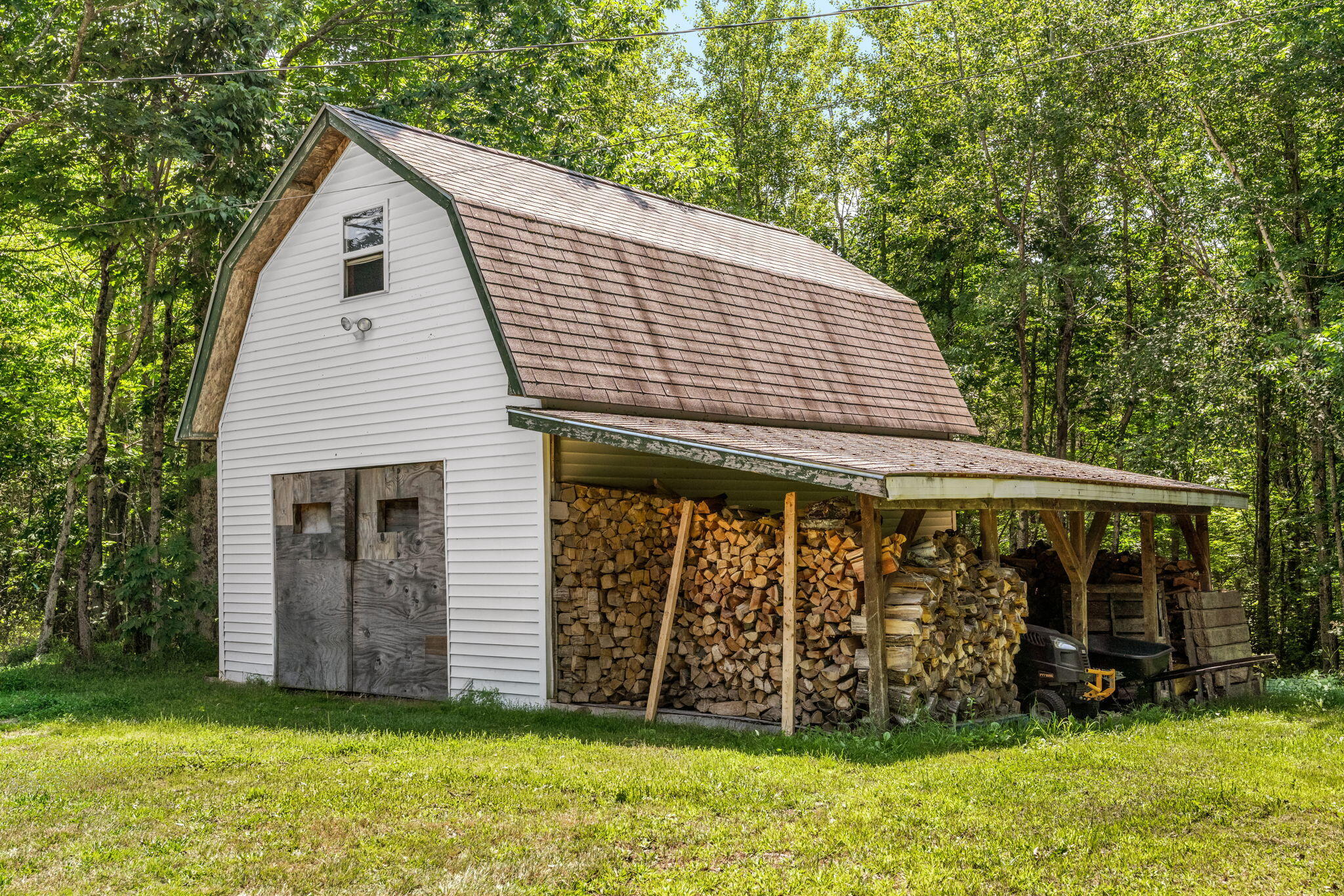 main property photo 40