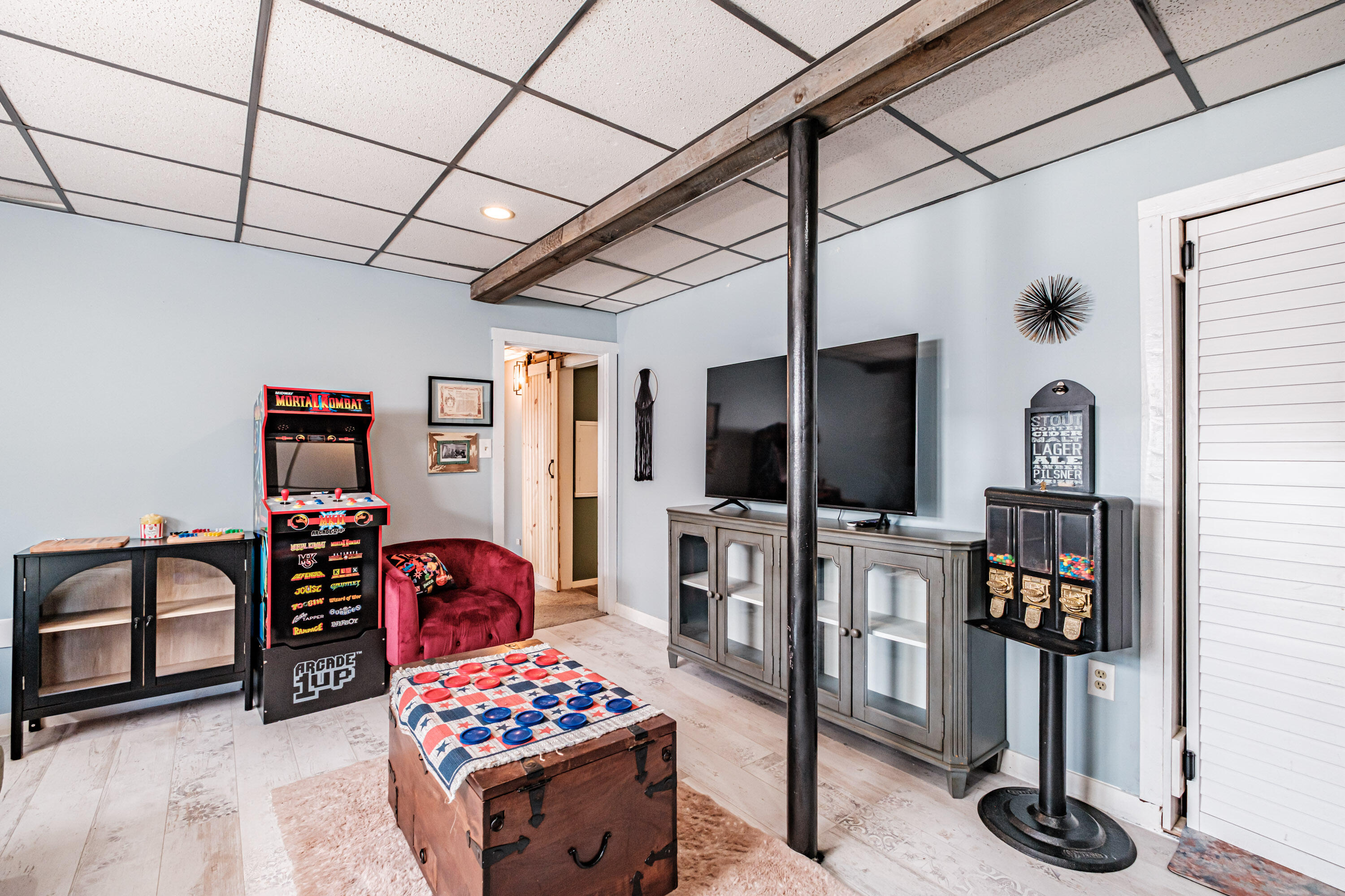 main property photo 30