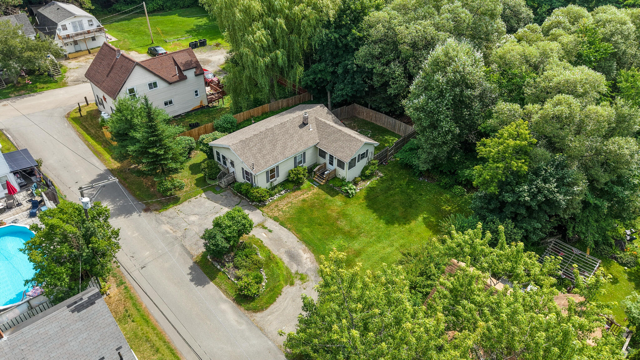 main property photo 8