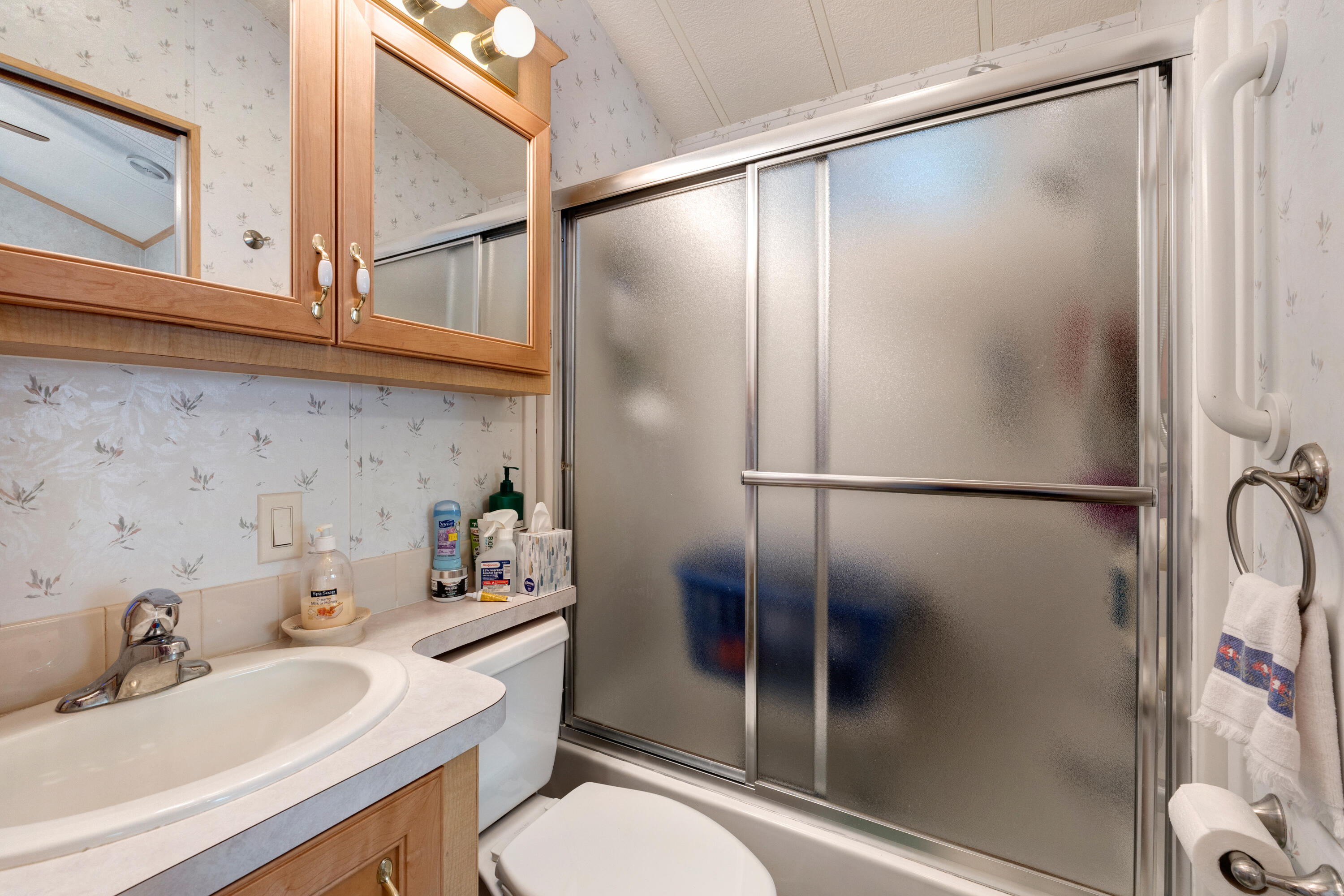 main property photo 17