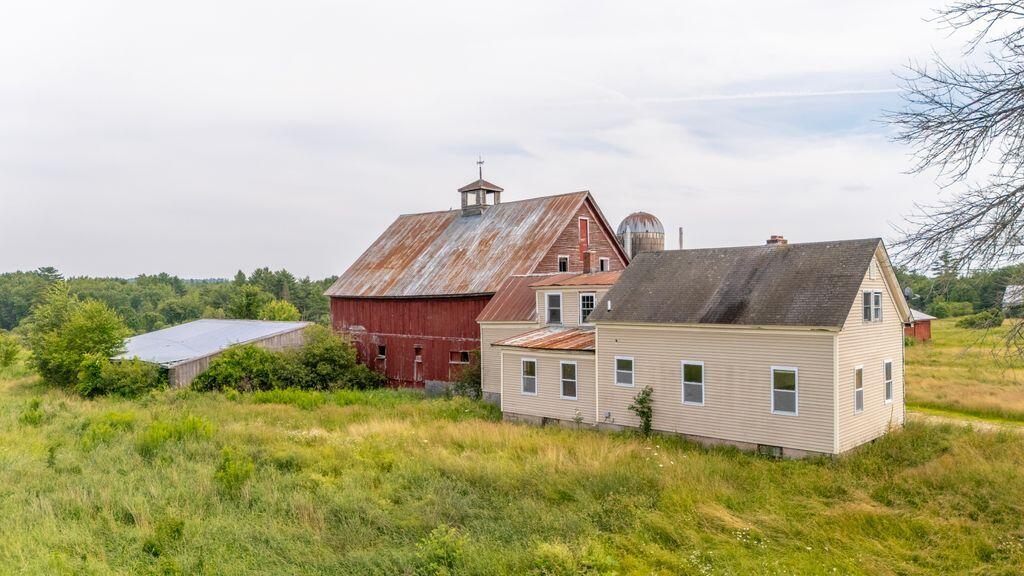 main property photo 10