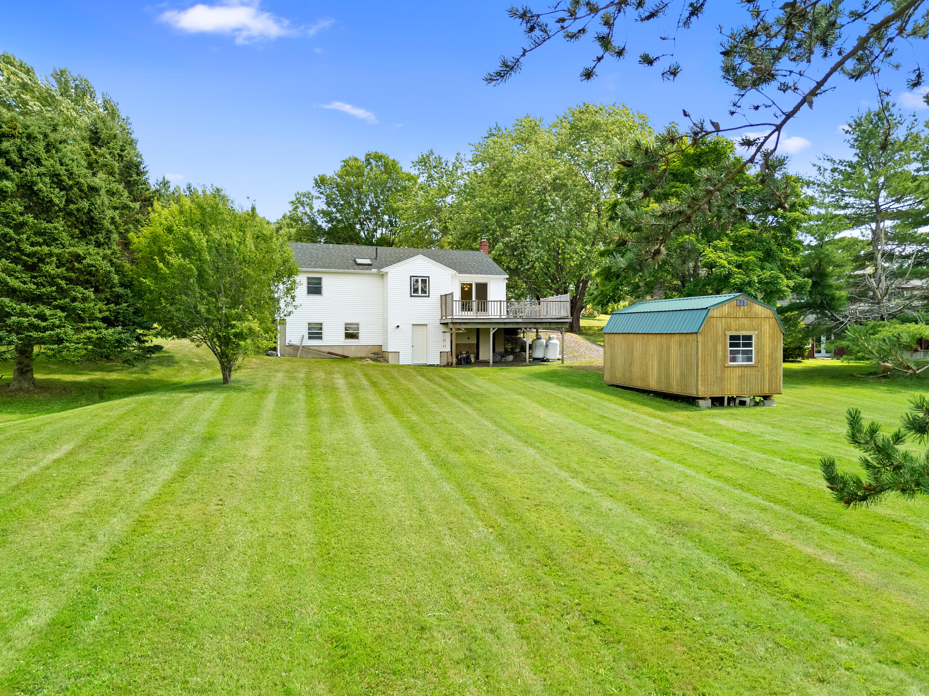 main property photo 40