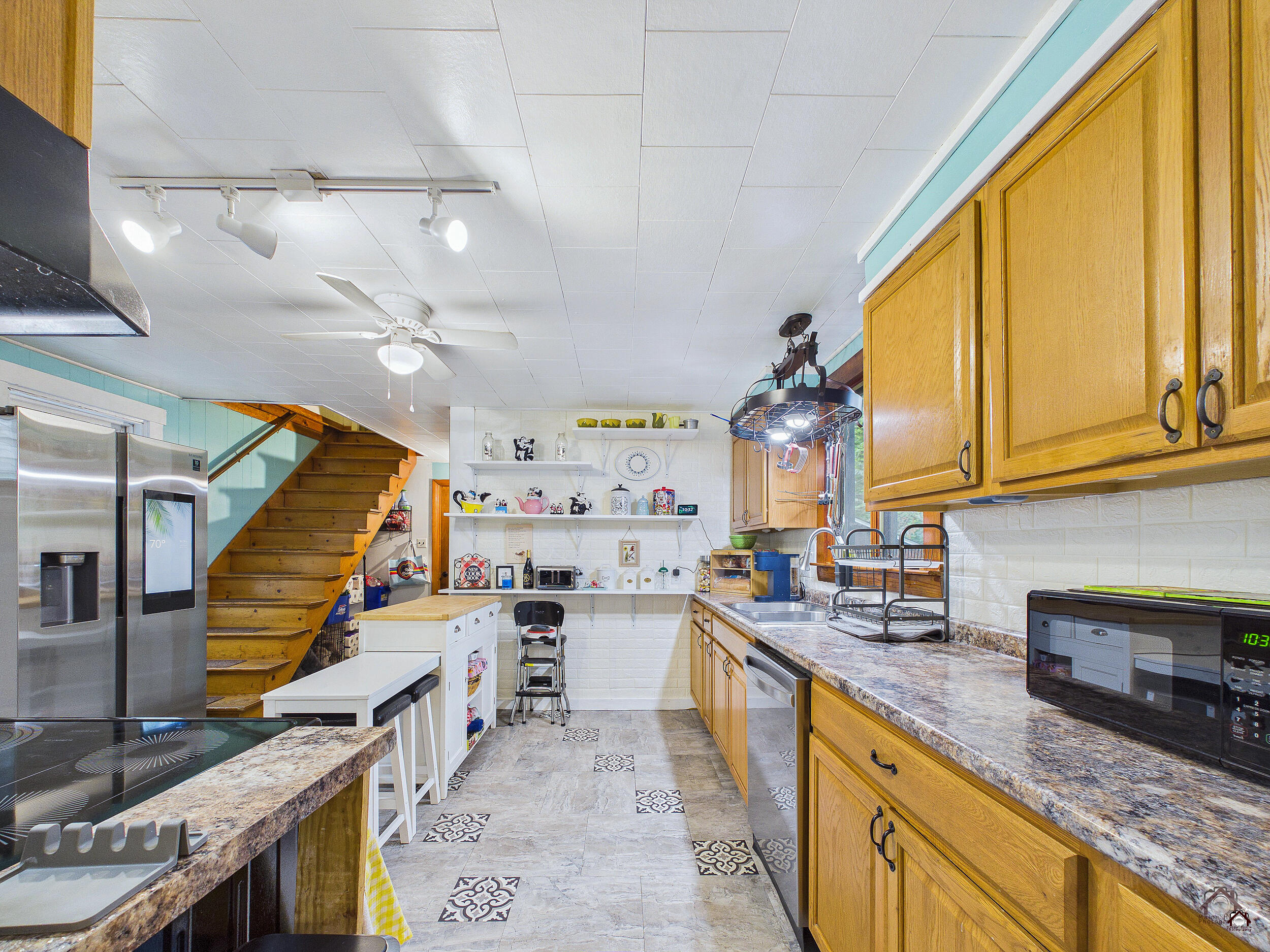 main property photo 9