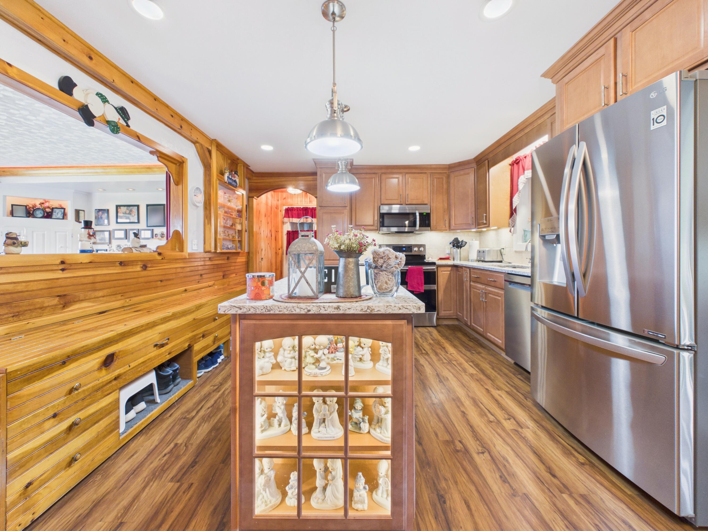 main property photo 7