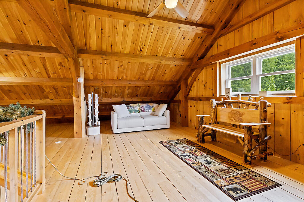 main property photo 78