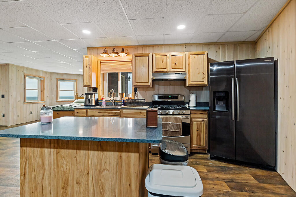 main property photo 82