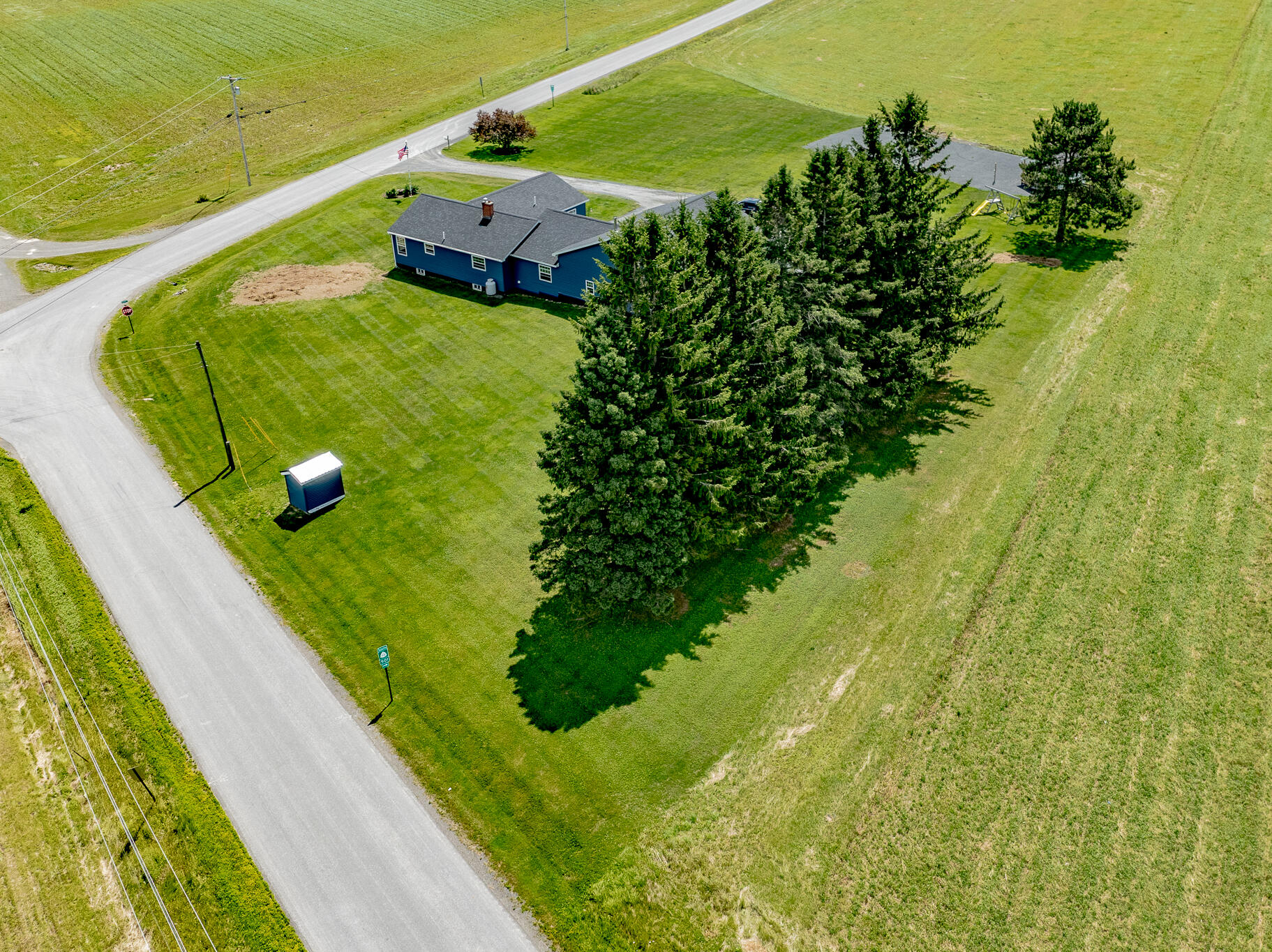 main property photo 37