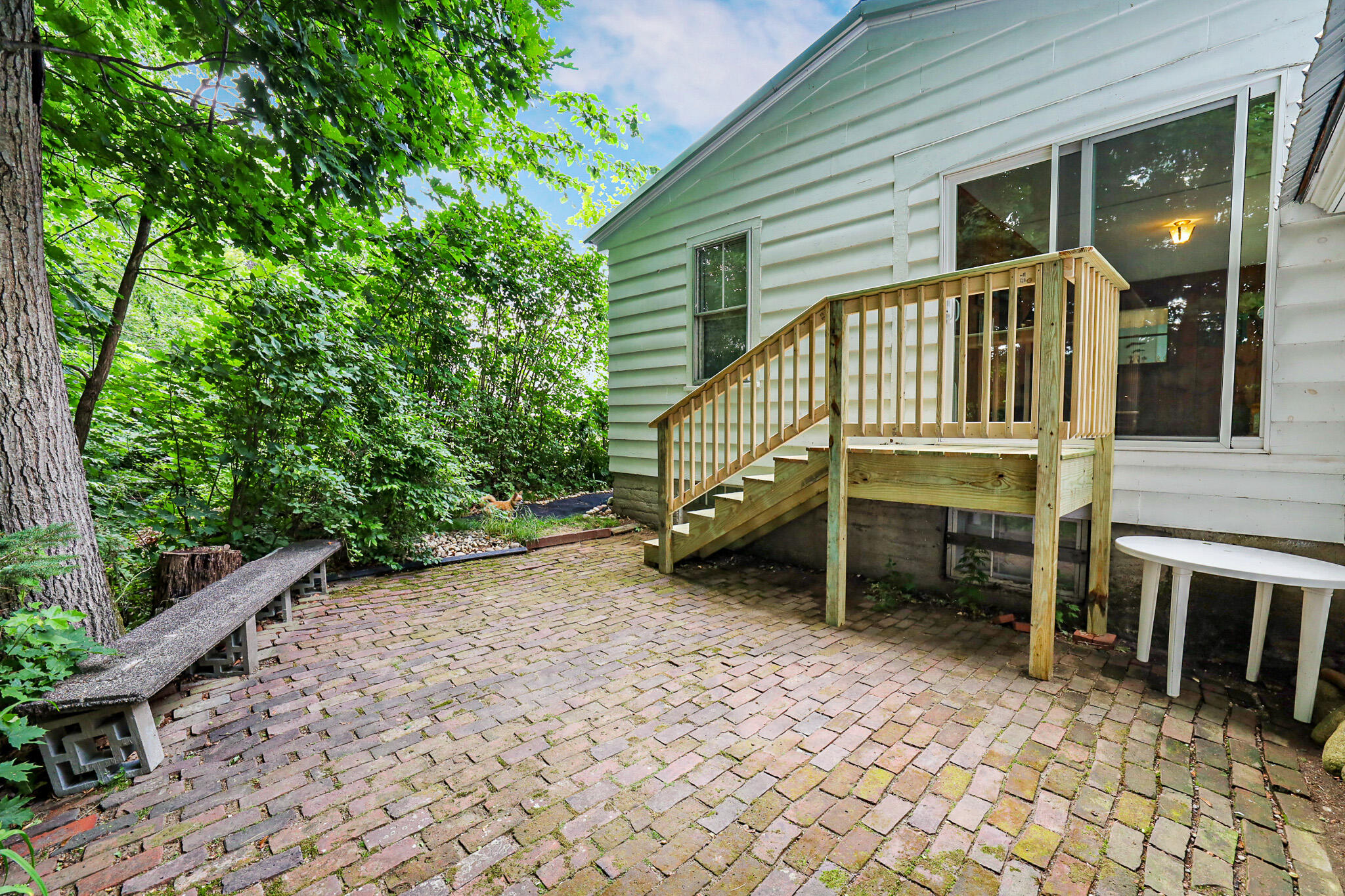 main property photo 25