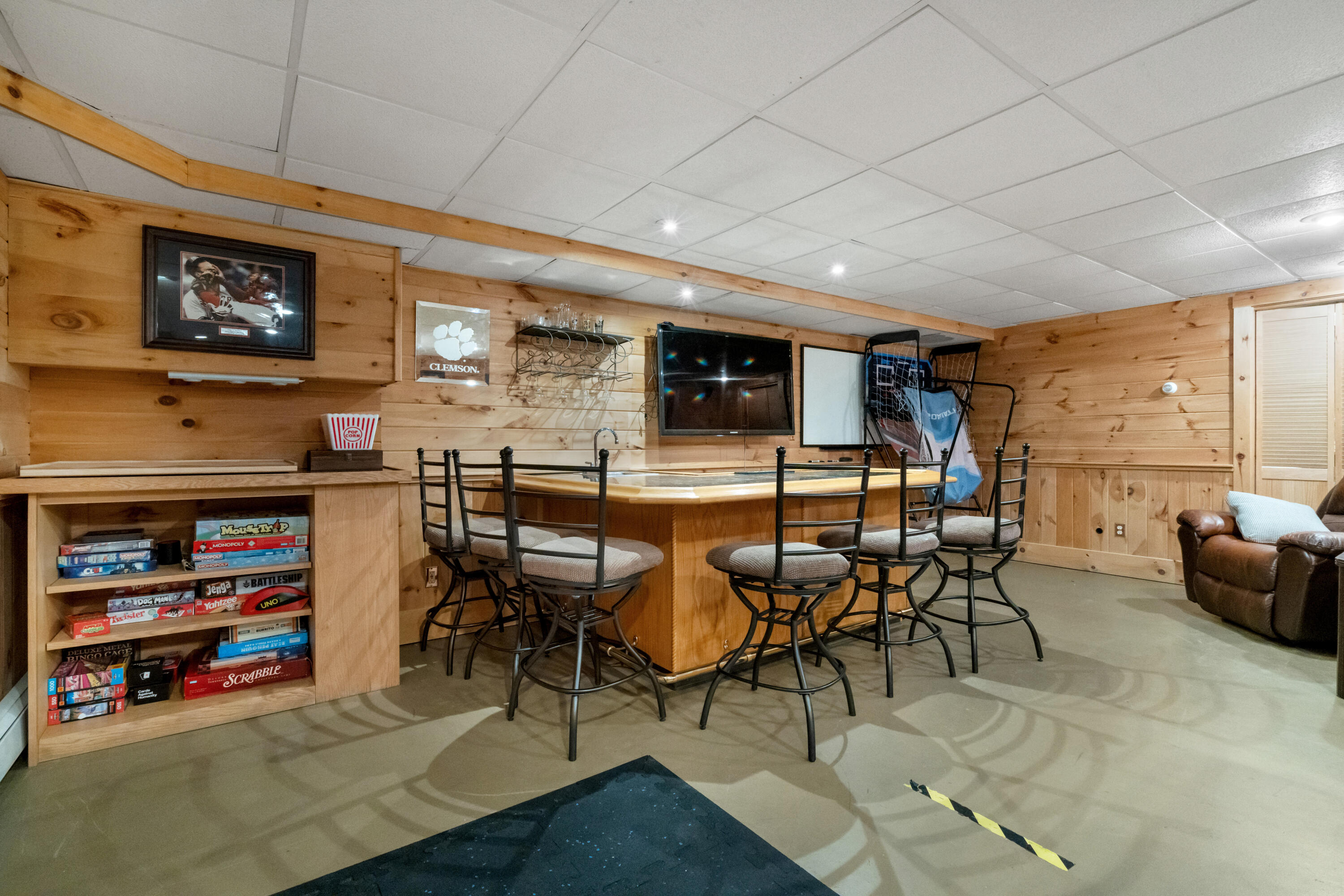 main property photo 40