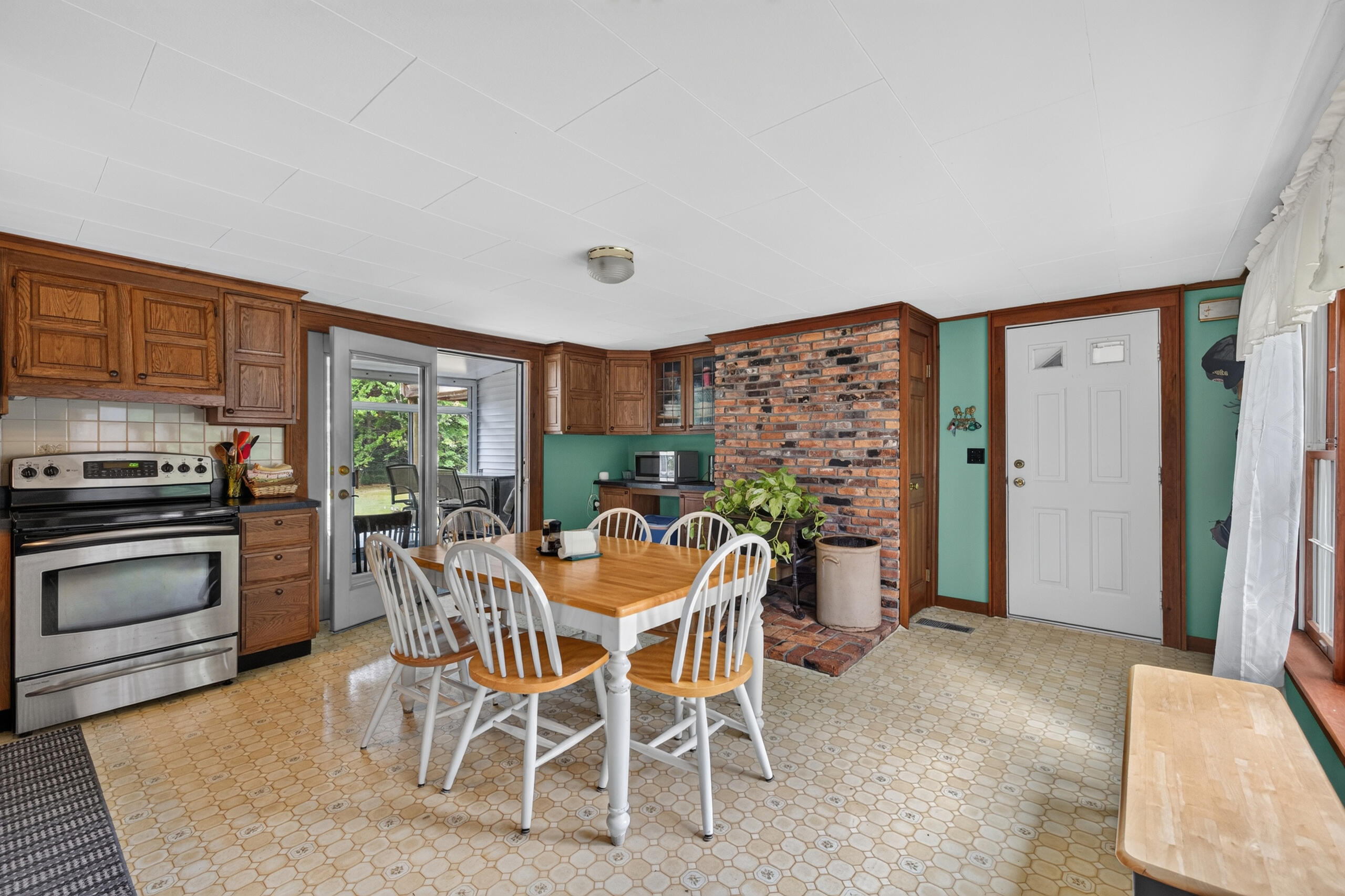 main property photo 16
