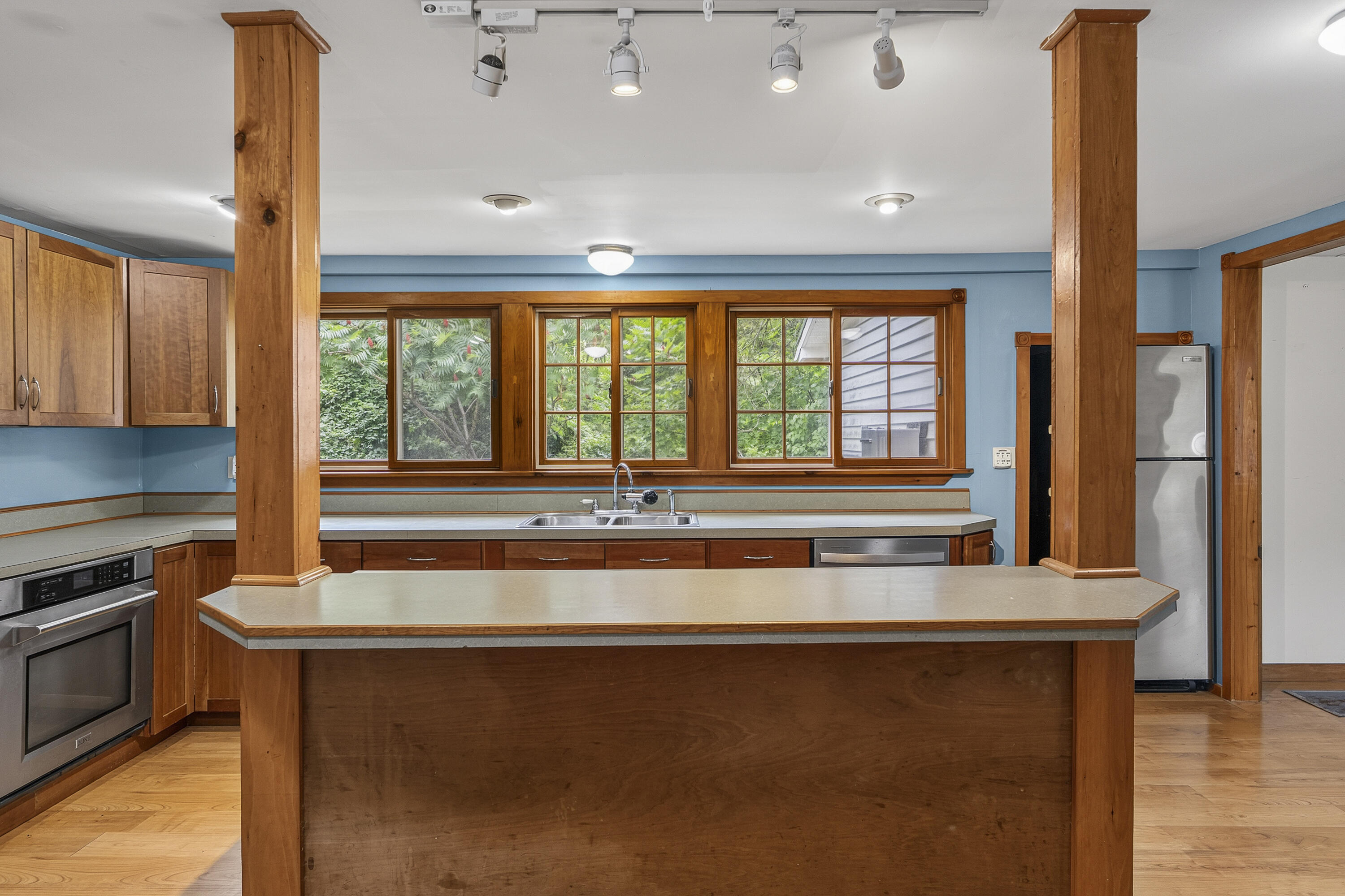 main property photo 12
