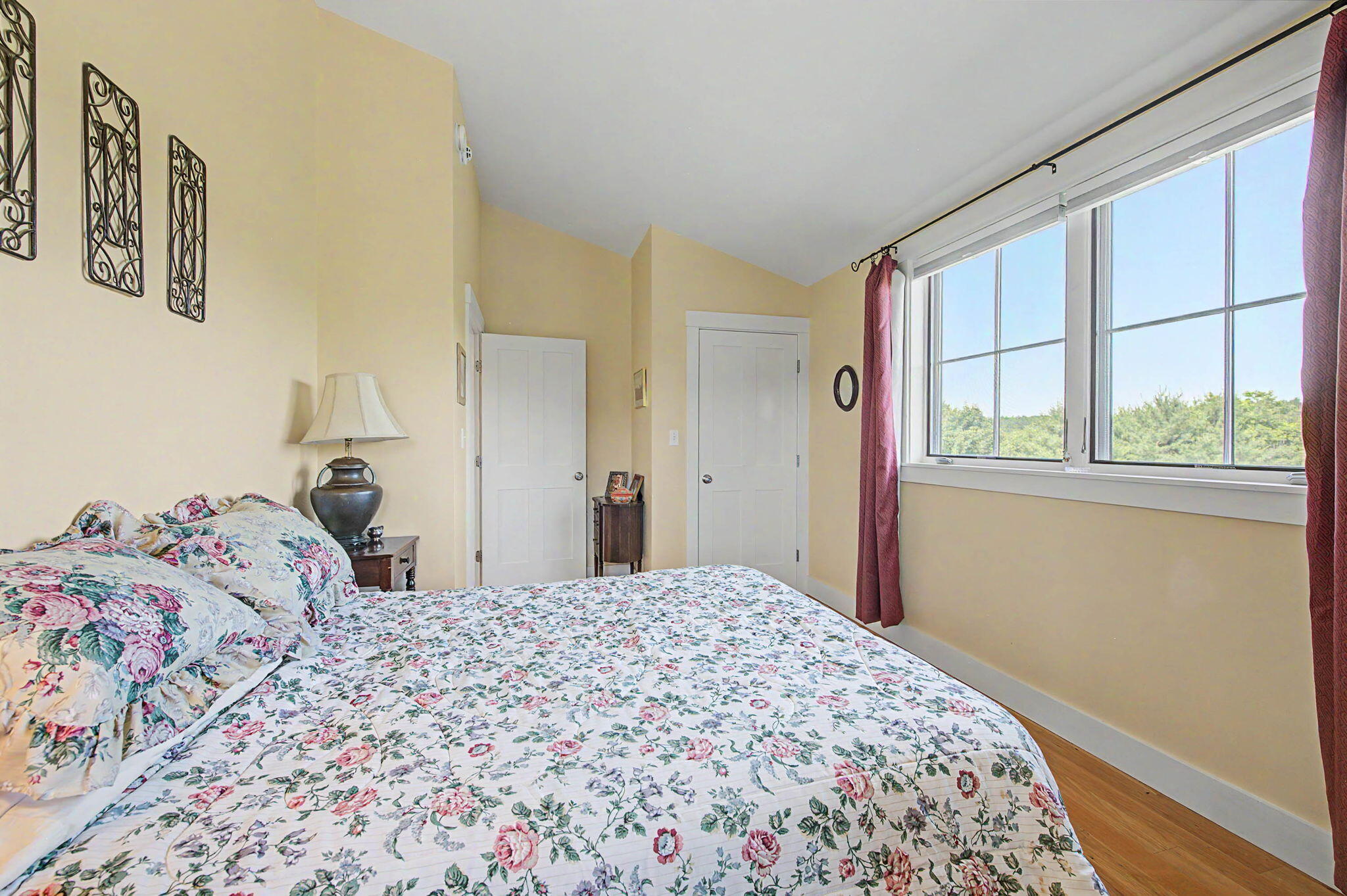 main property photo 45