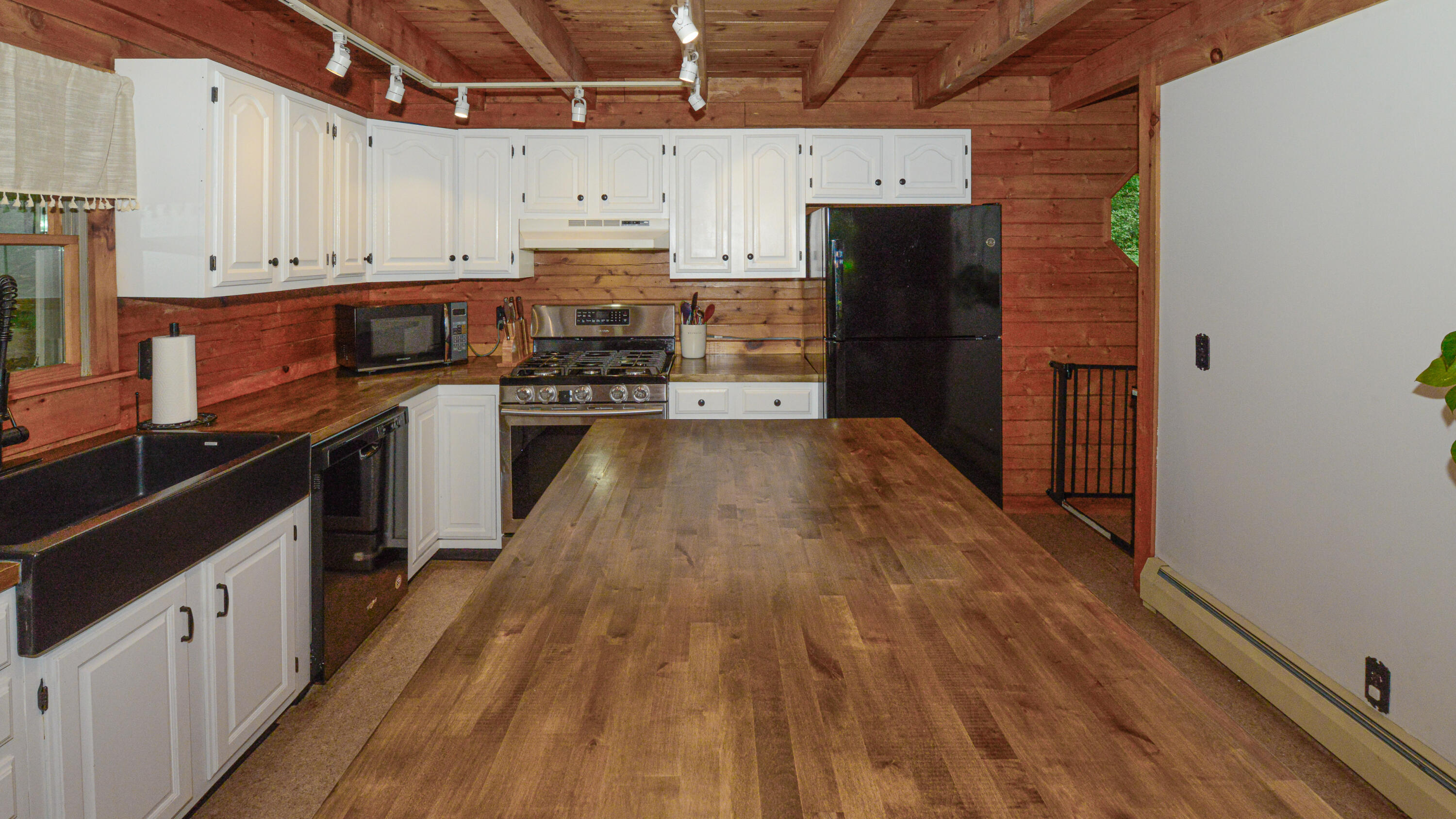 main property photo 59