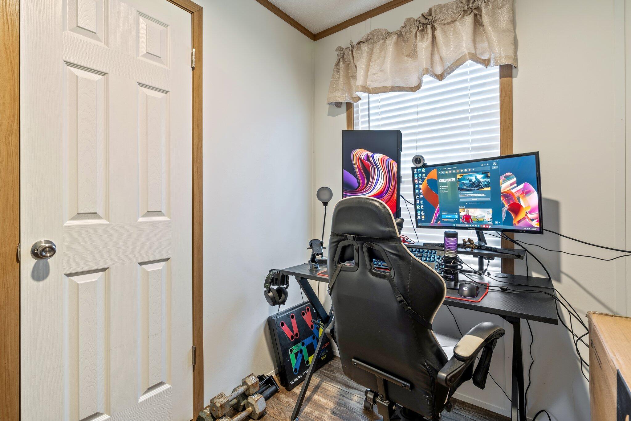 main property photo 40