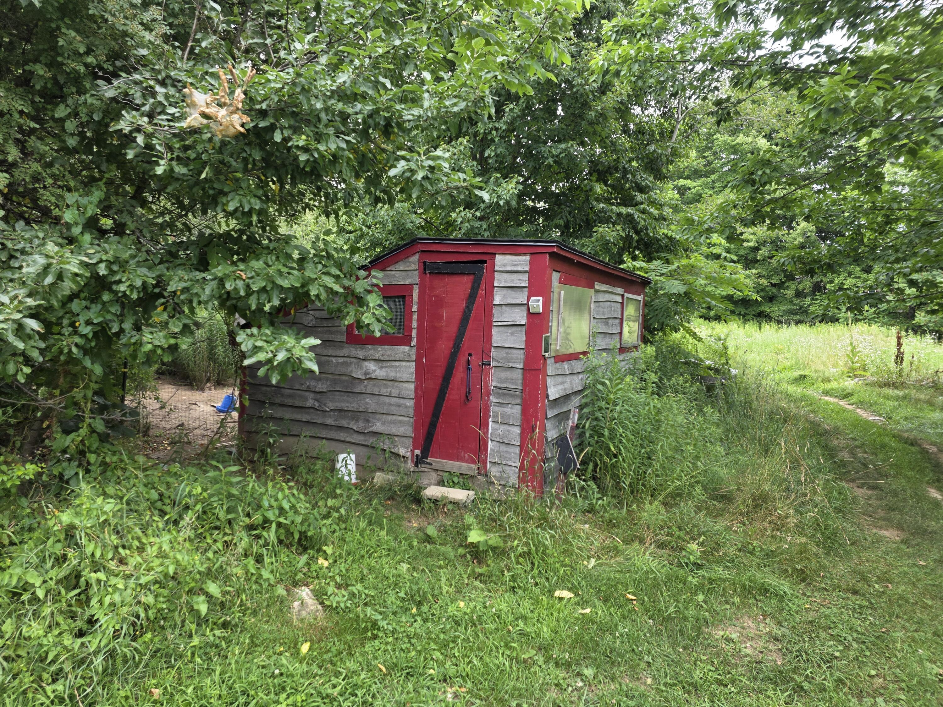 main property photo 11