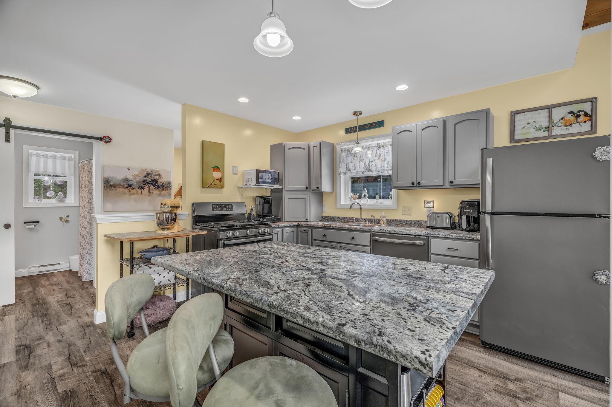 main property photo 14