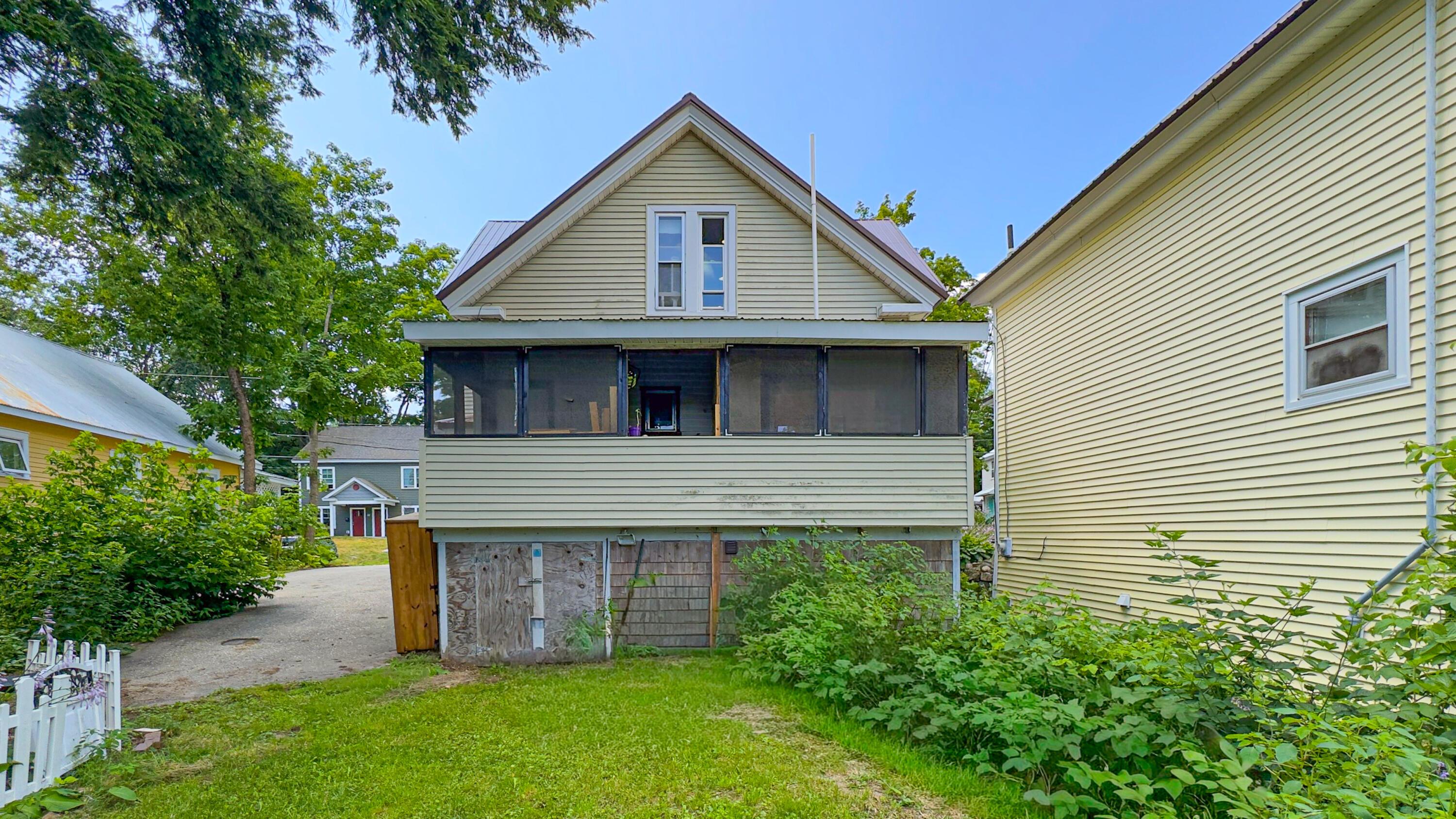 main property photo 30