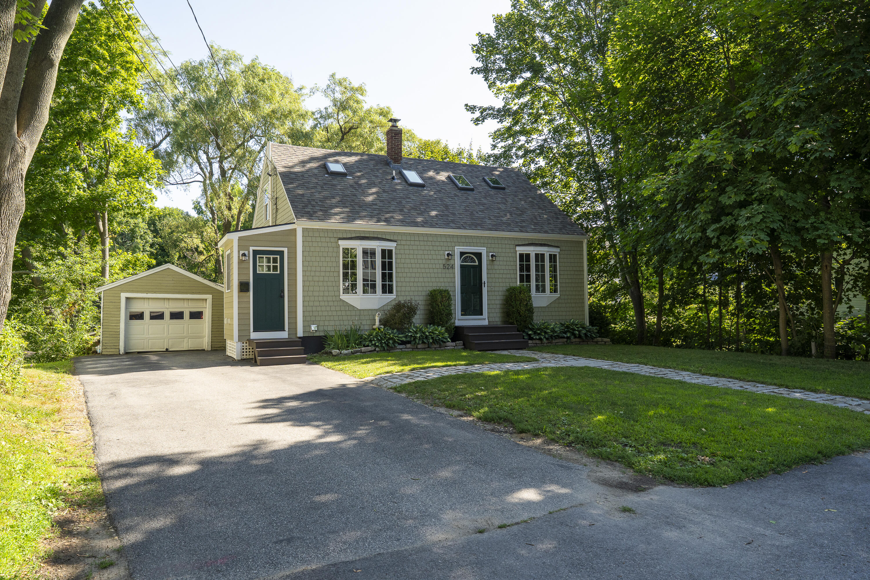 main property photo 4
