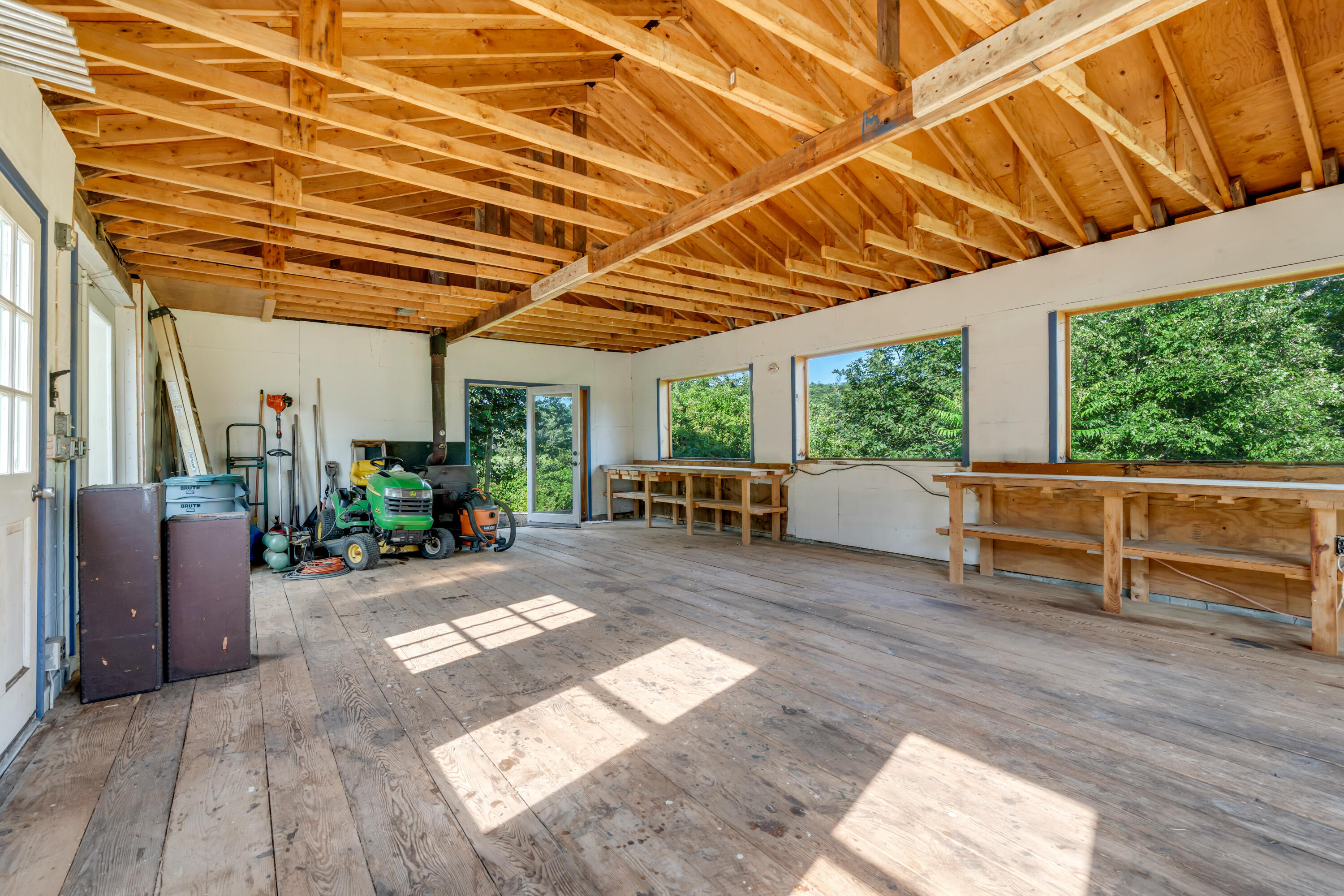 main property photo 76