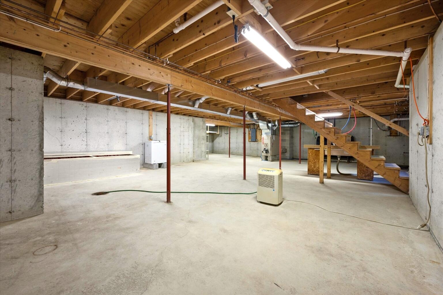 main property photo 70