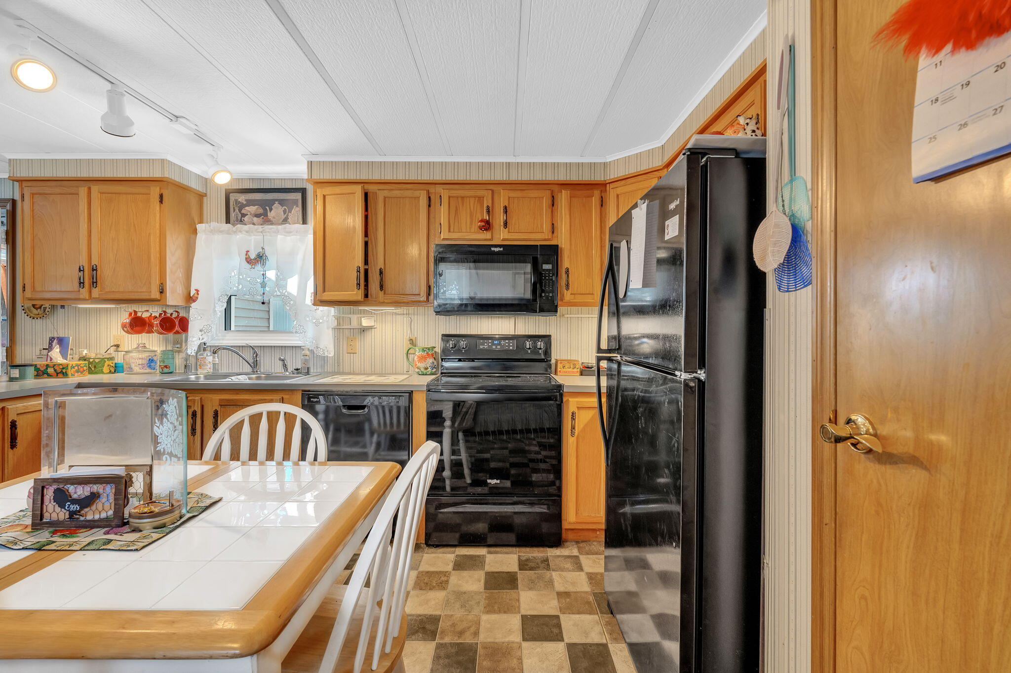 main property photo 6