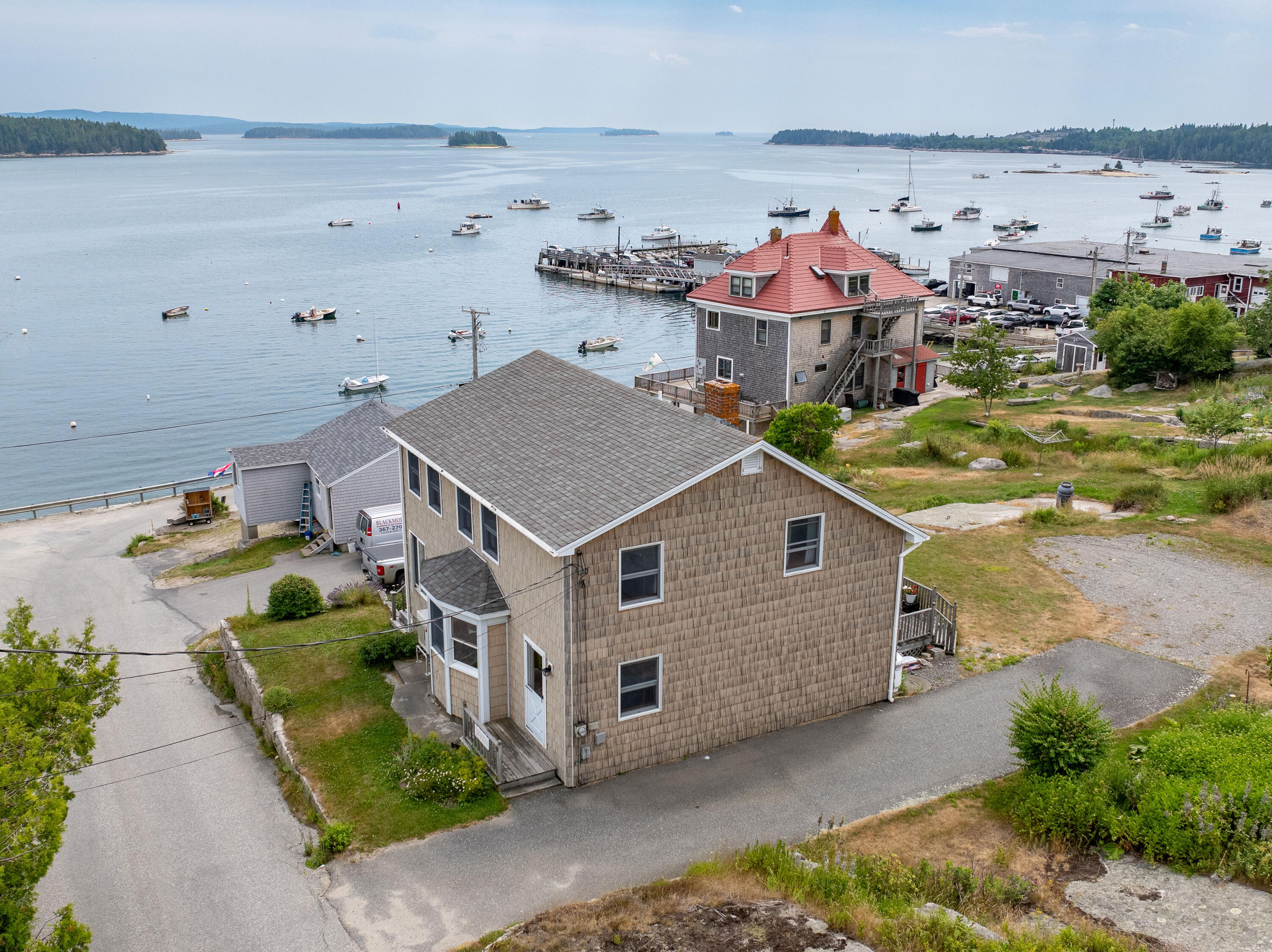 main property photo 40