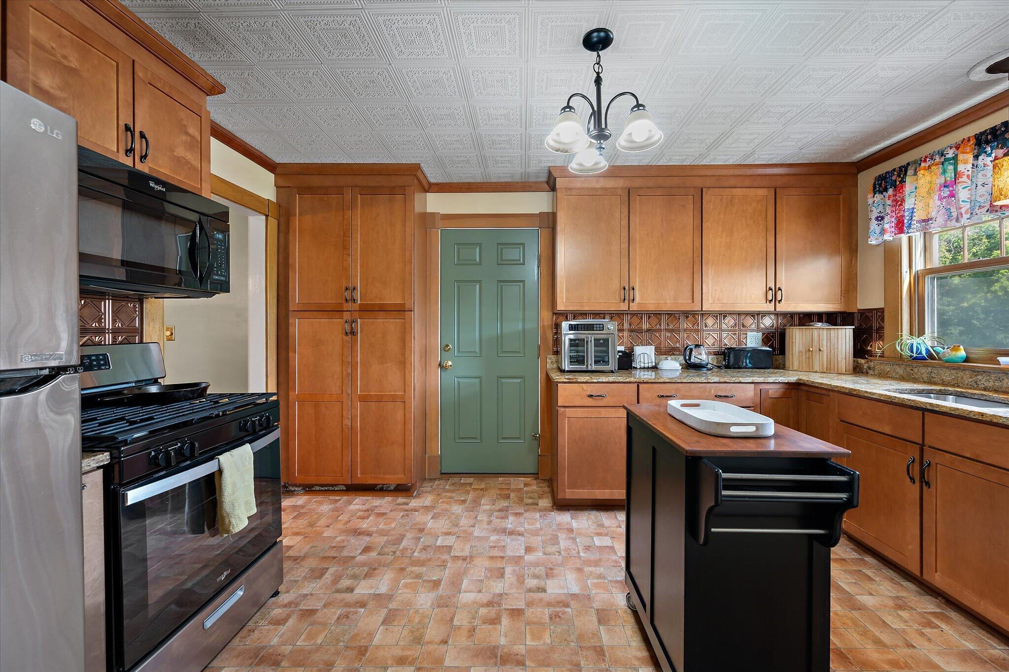 main property photo 16
