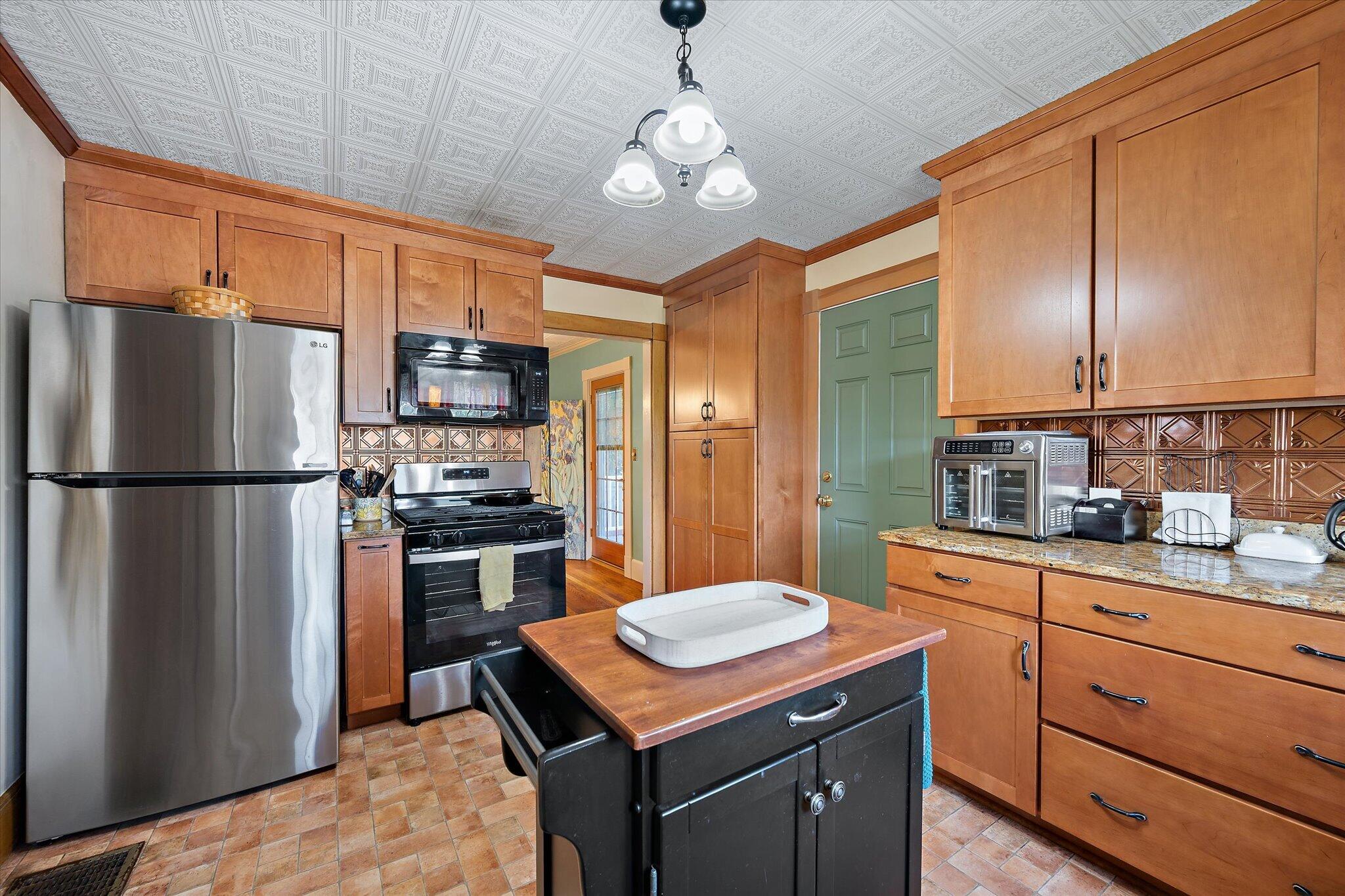 main property photo 17