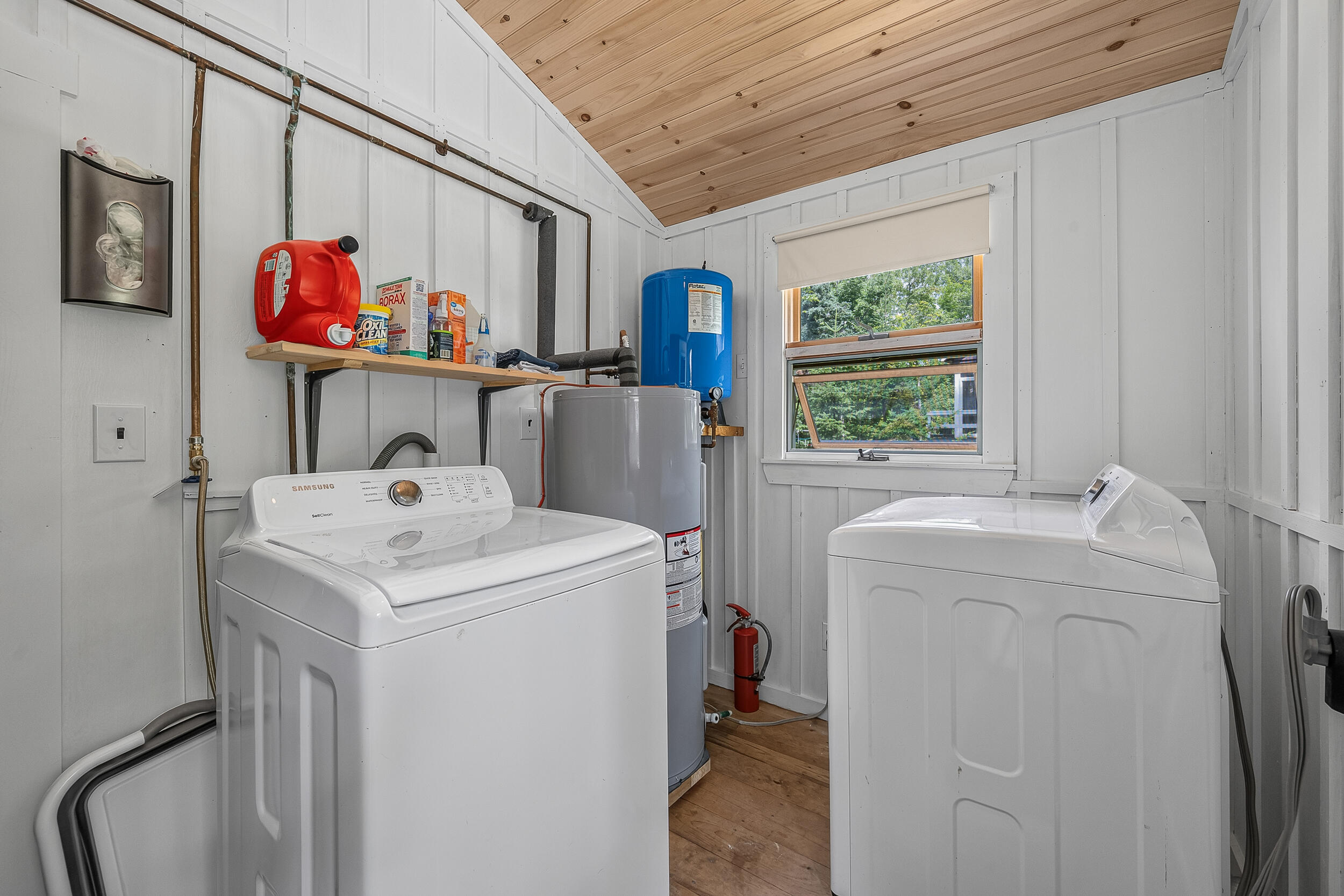 main property photo 28