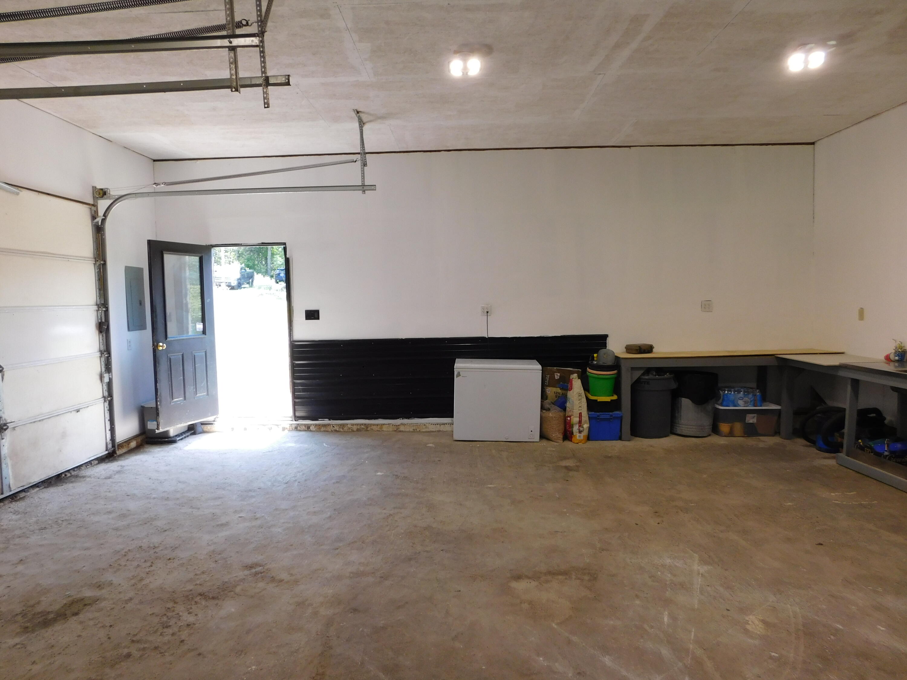 main property photo 50