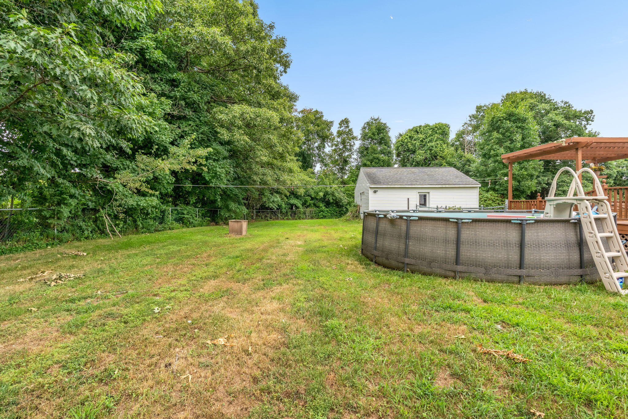main property photo 41