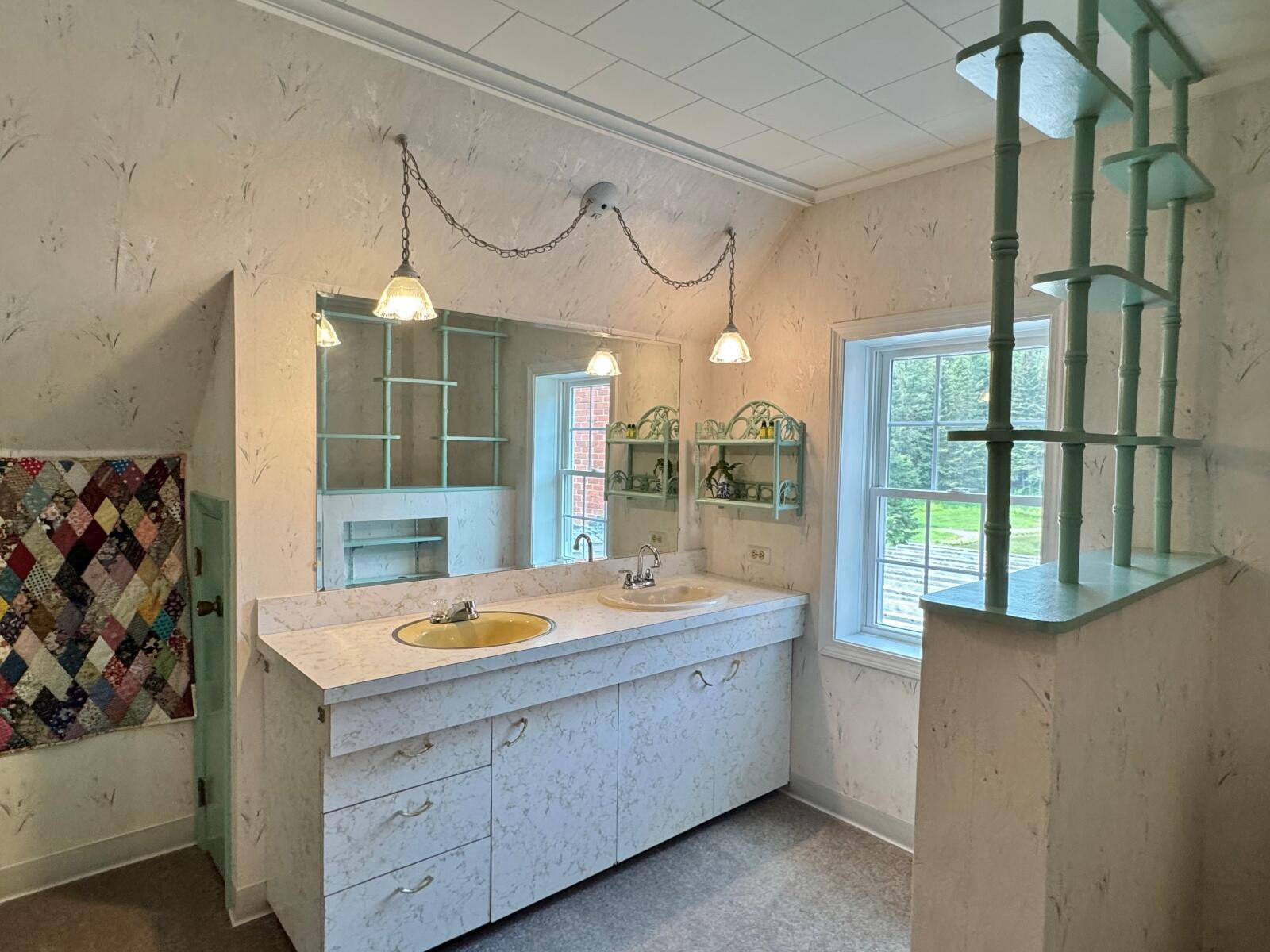 main property photo 78