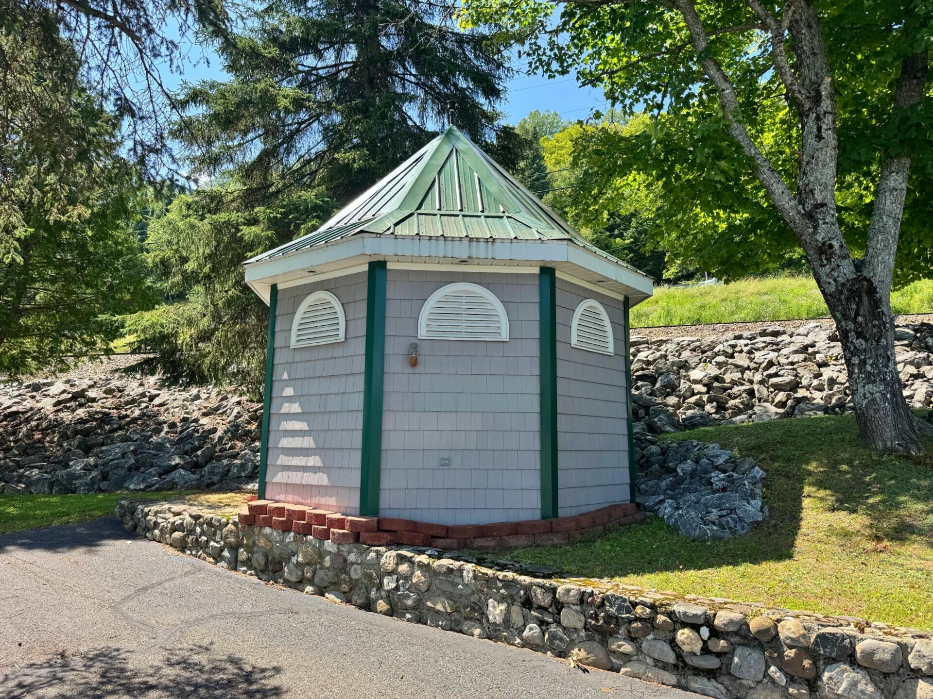 main property photo 74