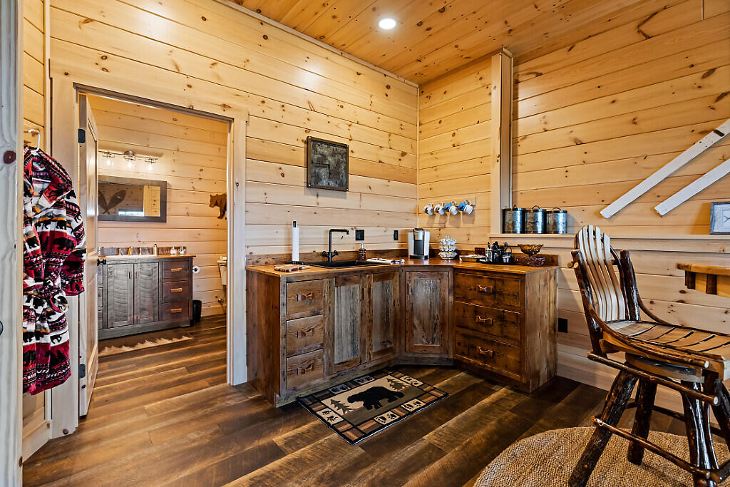 main property photo 81