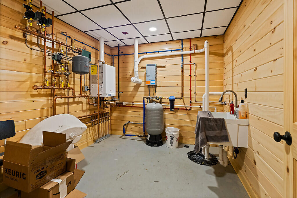 main property photo 89